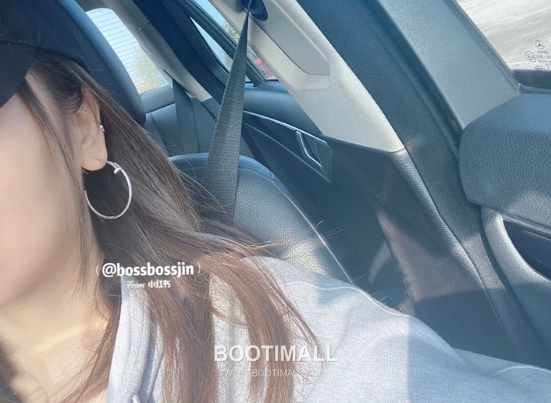 Cartier Juste un Clou Full Pavé Swarovski Crystal Nail V Gold Drop Earring 까르띠에 저스트 앵 끌루 풀 파베 스와로브스키 크리스탈 네일 V 골드 드롭 이어링 4