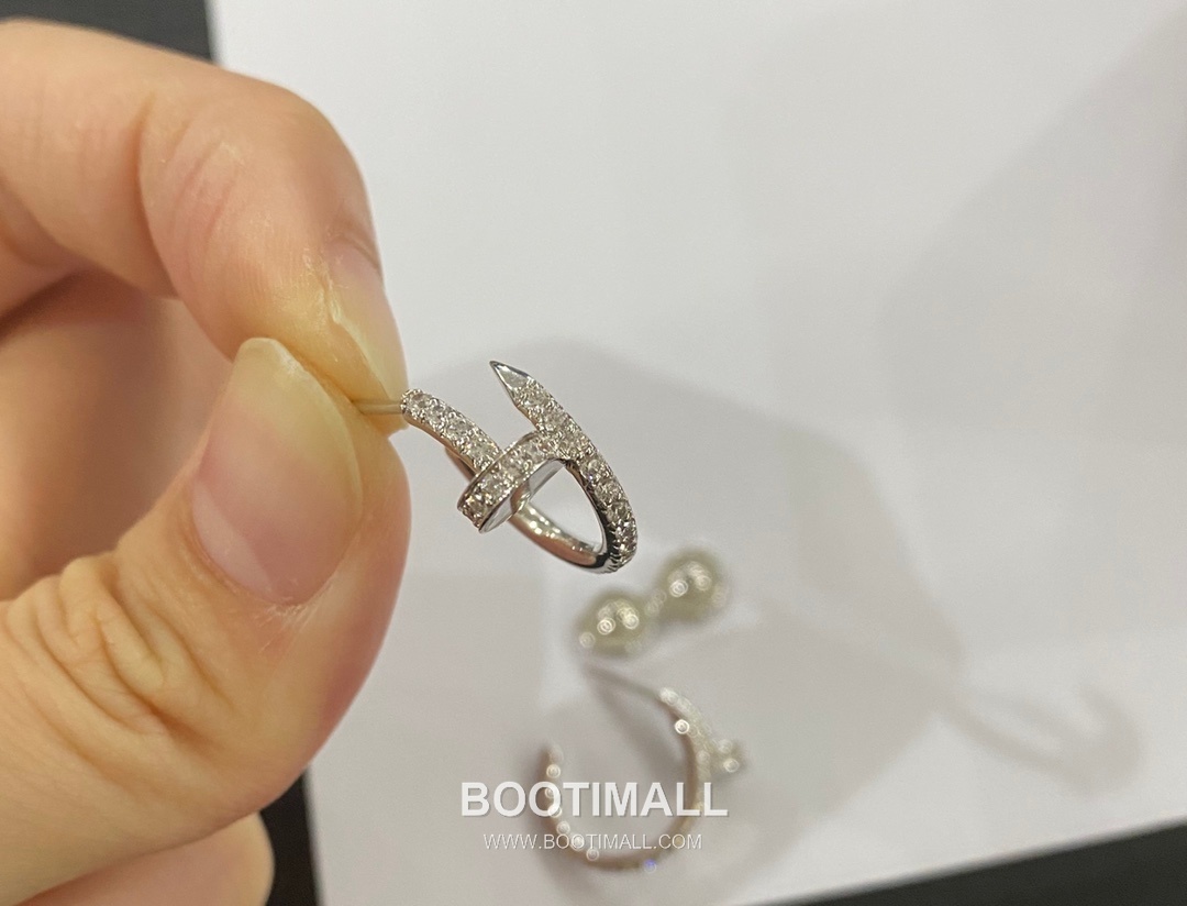 Cartier Juste un Clou Full Pavé Swarovski Crystal Nail V Gold Stud Earring 까르띠에 저스트 앵 끌루 풀 파베 스와로브스키 크리스탈 네일 V 골드 스터드 이어링 5