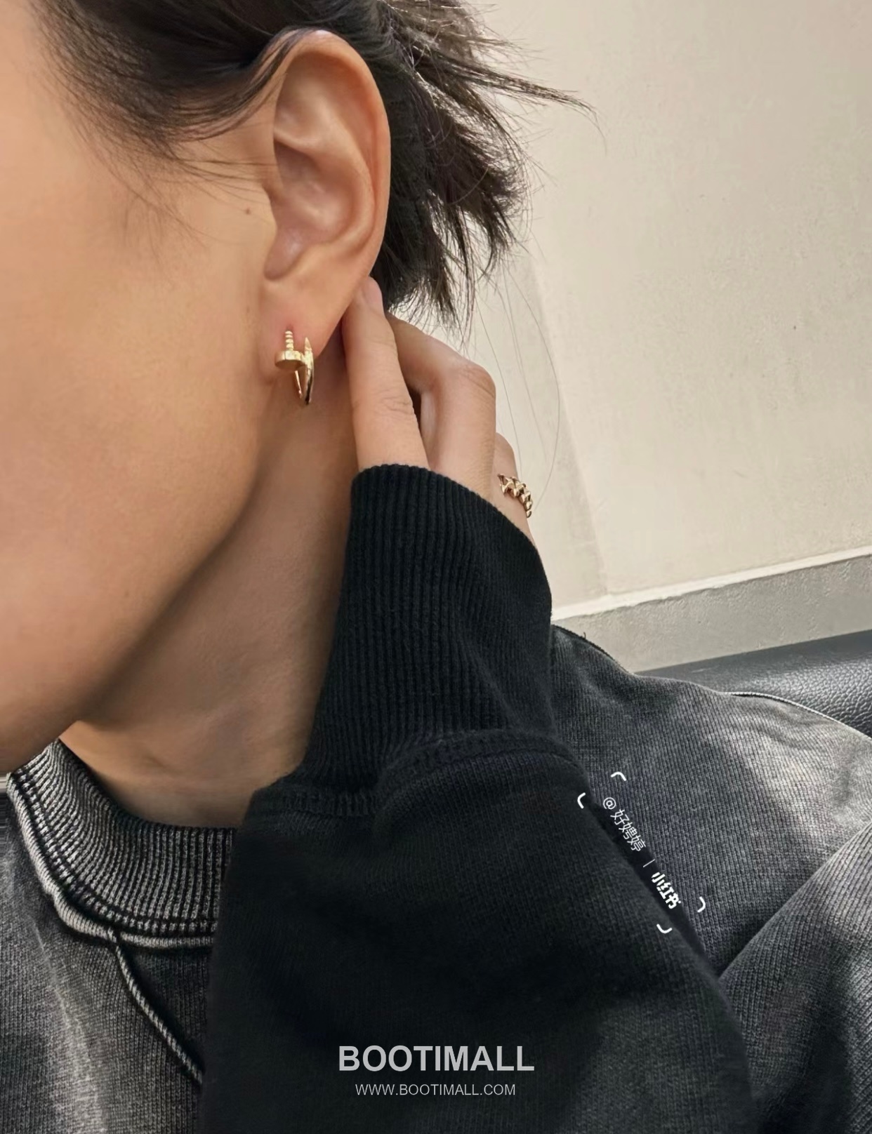 Cartier Juste un Clou Nail Polished V Gold Stud Earring 까르띠에 저스트 앵 끌루 네일 폴리시드 V 골드 스터드 이어링 1