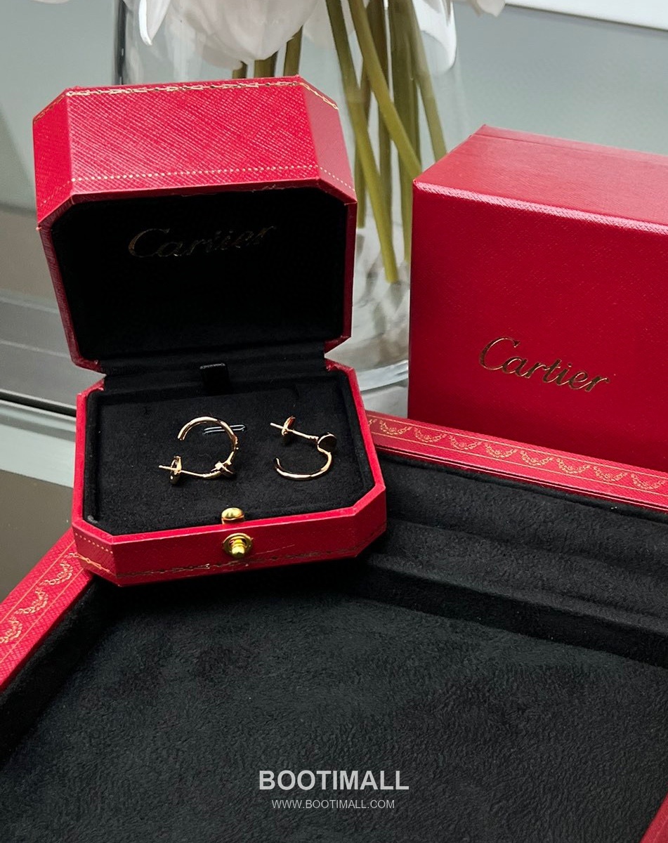 Cartier Juste un Clou Nail Polished V Gold Stud Earring 까르띠에 저스트 앵 끌루 네일 폴리시드 V 골드 스터드 이어링 9