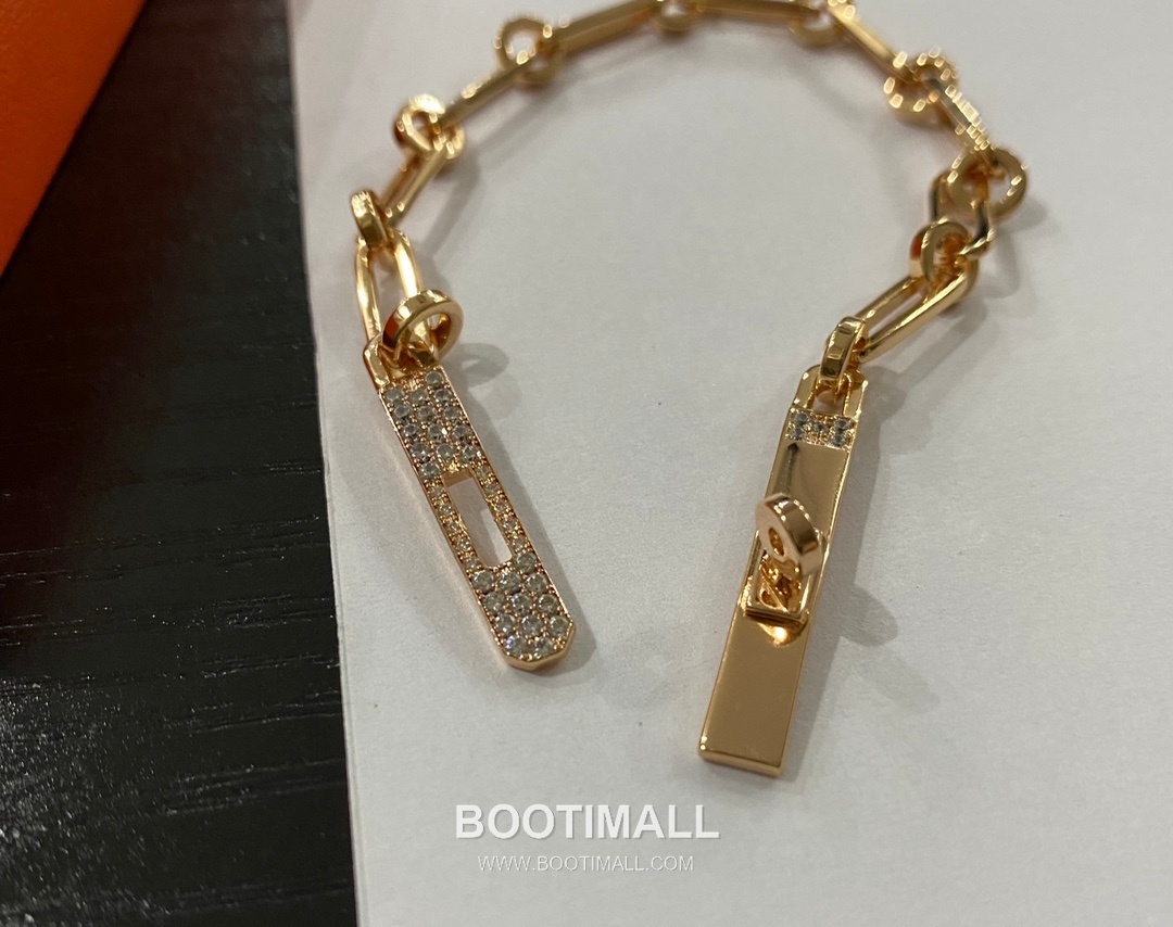 Hermes Diamond Set Chain Link V Gold Bracelet 헤르메스 다이아몬드 세팅 체인 링크 V 골드 브레이슬릿 17cm 14