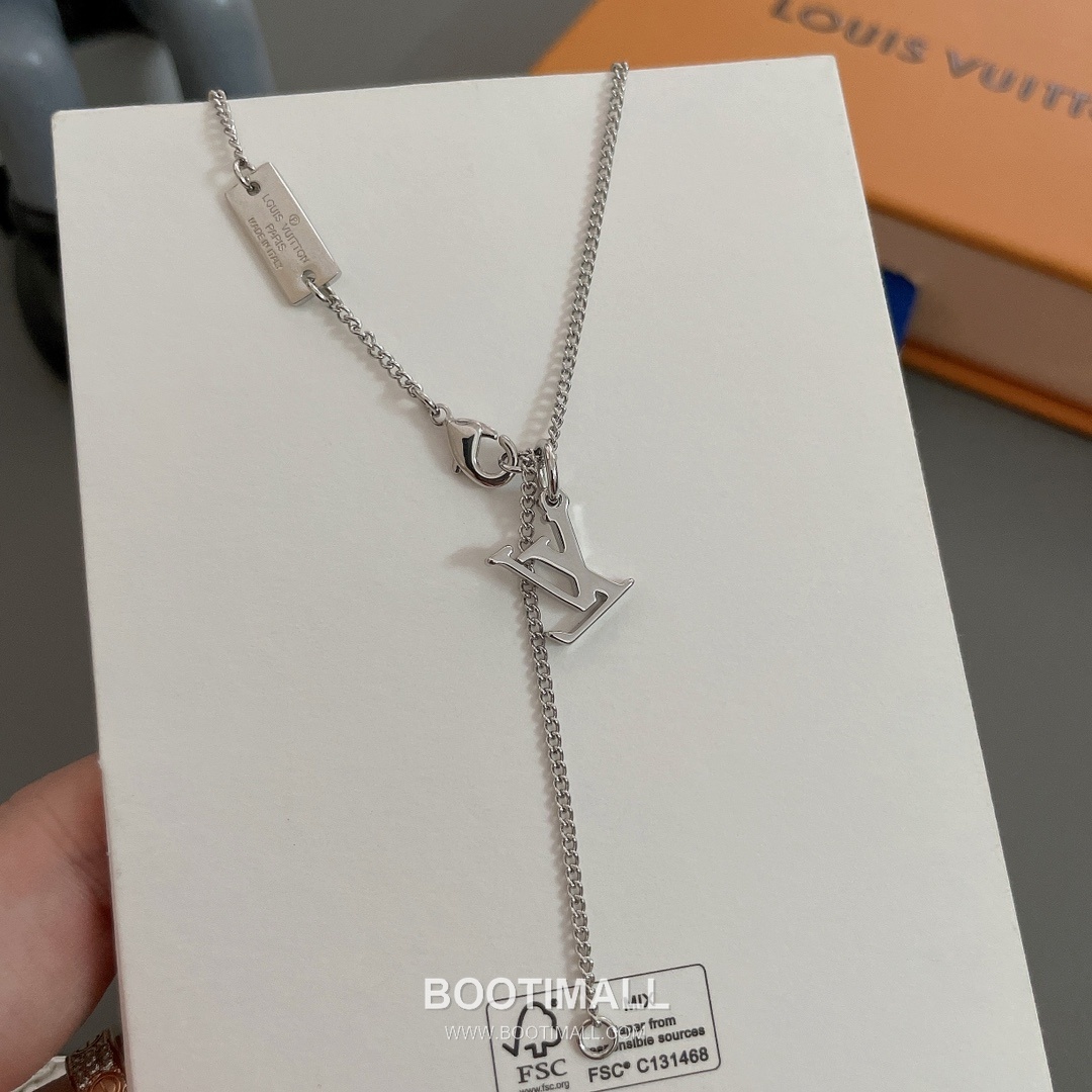 Louis Vuitton Triple Pendant Convertible Chain Brass Necklace 루이비통 트리플 펜던트 컨버터블 체인 황동 네클리스 14