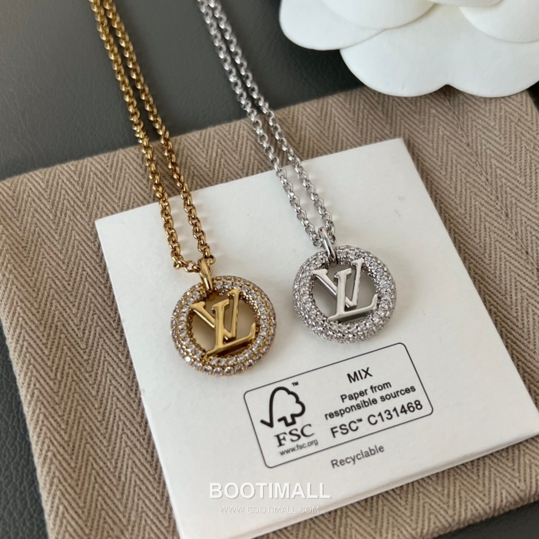 Louis Vuitton Circle Logo Full Pavé Swarovski Crystal Brass Pendant Necklace 루이비통 서클 로고 풀 파베 스와로브스키 크리스탈 황동 펜던트 네클리스 6