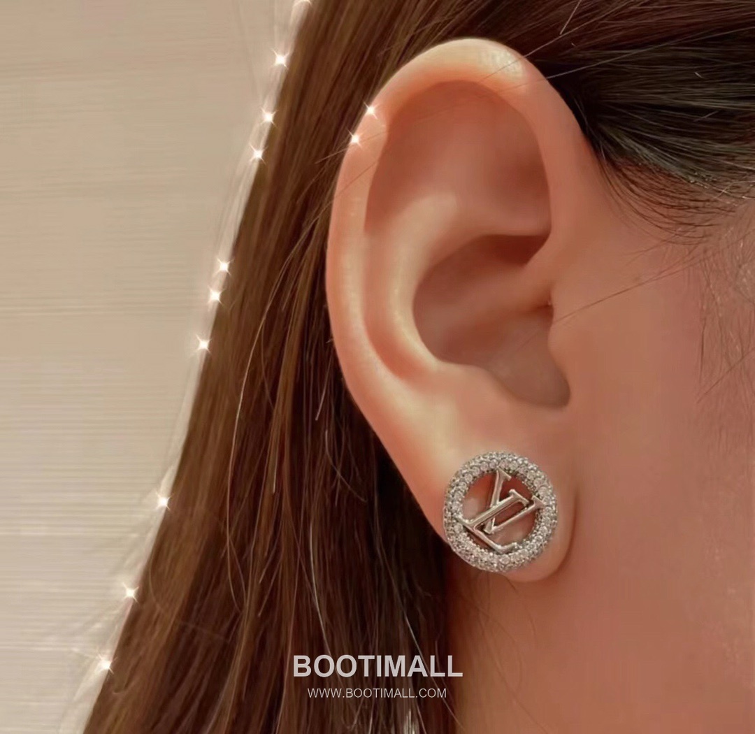 Louis Vuitton Circle Logo Full Pavé Swarovski Crystal Brass Stud Earring 루이비통 서클 로고 풀 파베 스와로브스키 크리스탈 황동 스터드 이어링 4