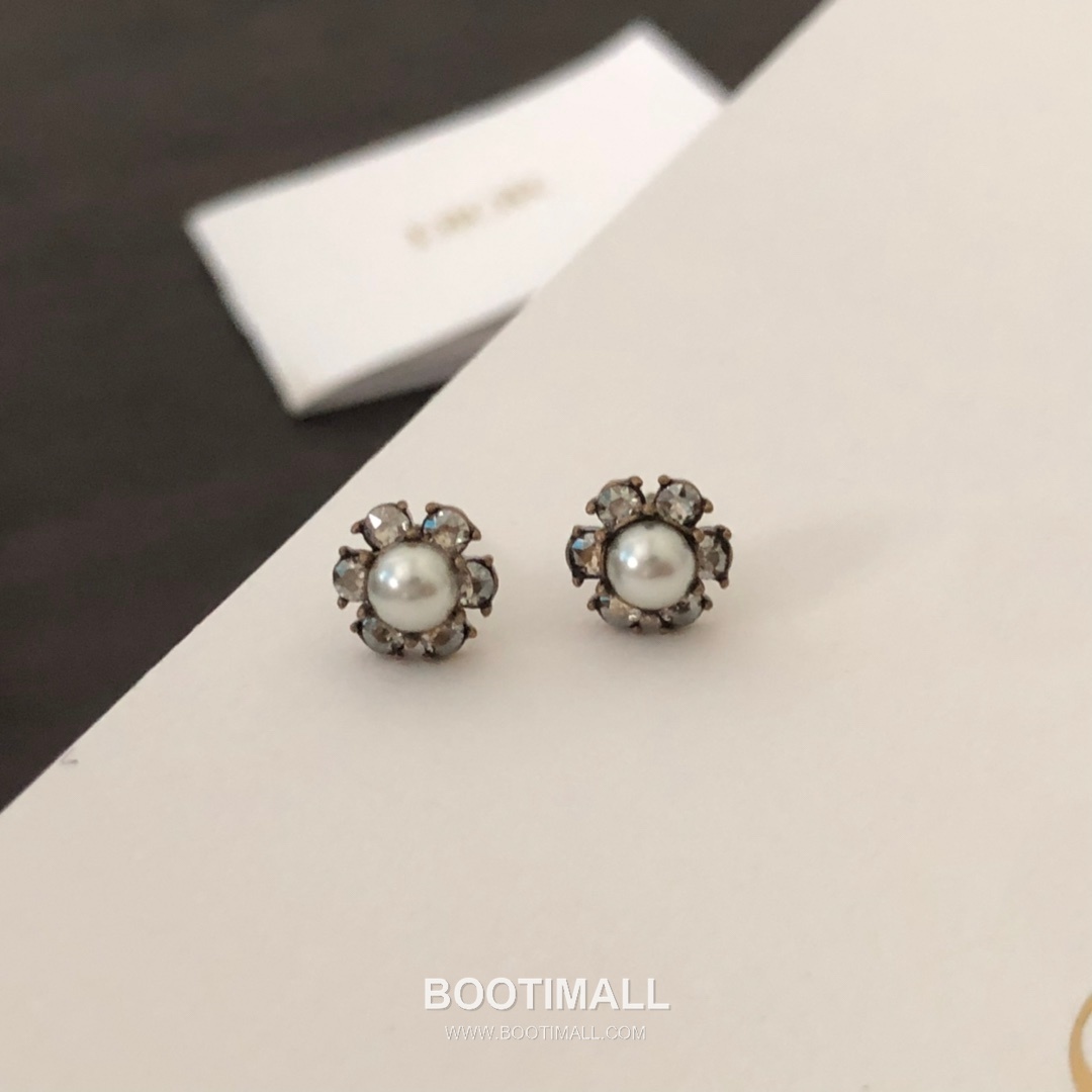 Dior Silver Shadow Swarovski Crystal Mixed Pearl Brass Drop Earring 디올 실버 쉐도우 스와로브스키 크리스탈 믹스 펄 황동 드롭 이어링 5