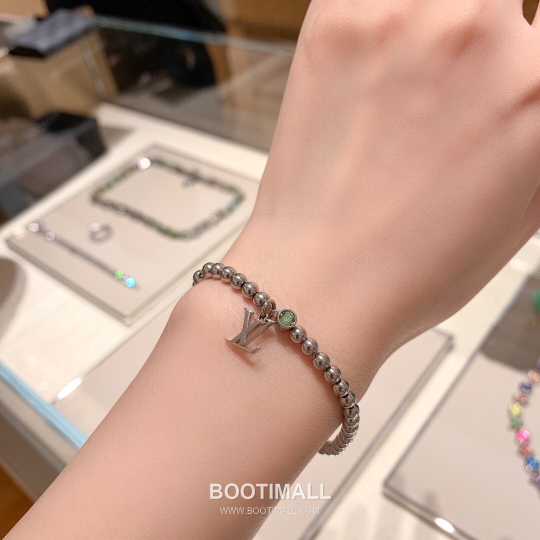 Louis Vuitton Essential V Green Crystal Silver Bead Brass Chain Bracelet 루이비통 에센셜 V 그린 크리스탈 실버 비드 황동 체인 브레이슬릿 17cm 2