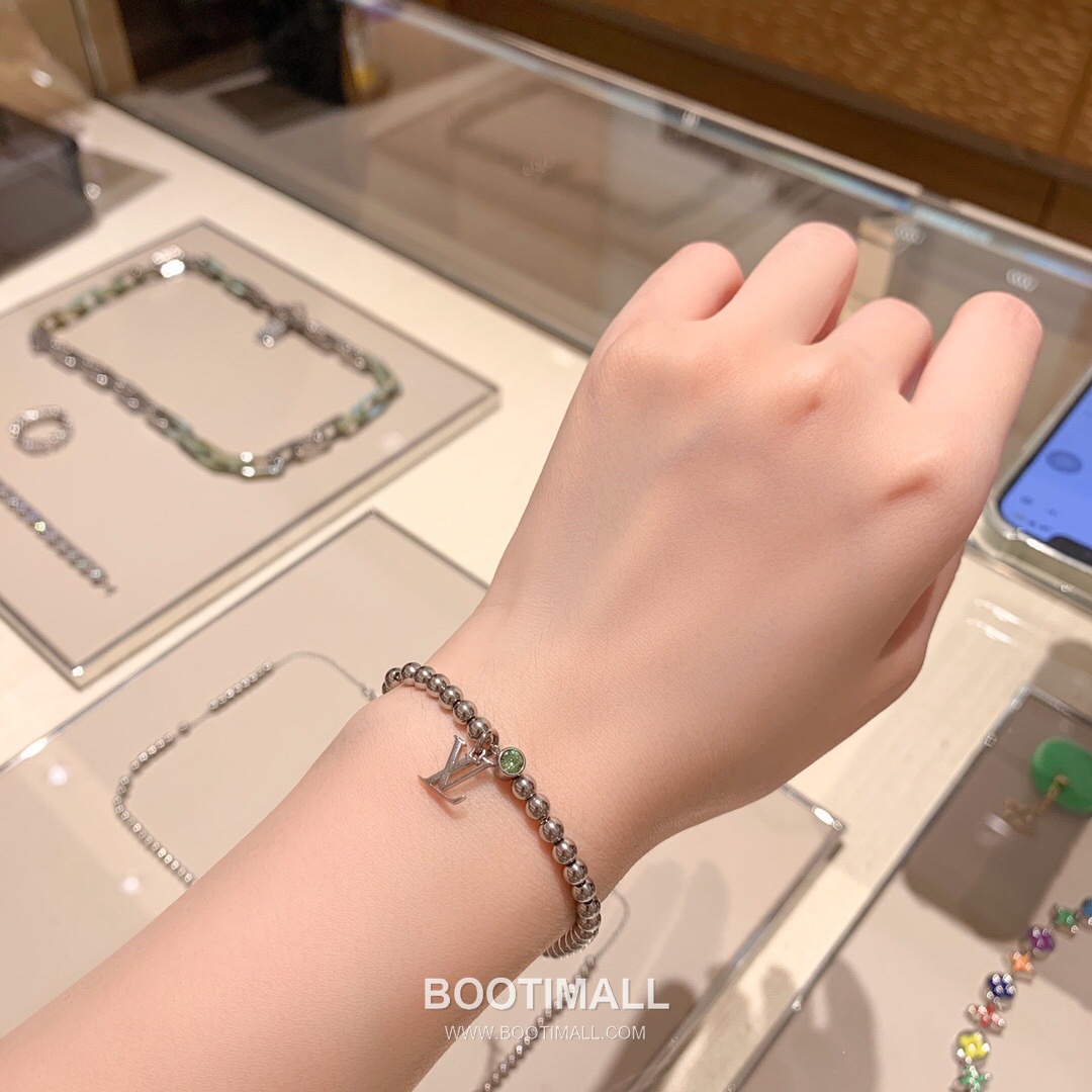Louis Vuitton Essential V Green Crystal Silver Bead Brass Chain Bracelet 루이비통 에센셜 V 그린 크리스탈 실버 비드 황동 체인 브레이슬릿 17cm 3