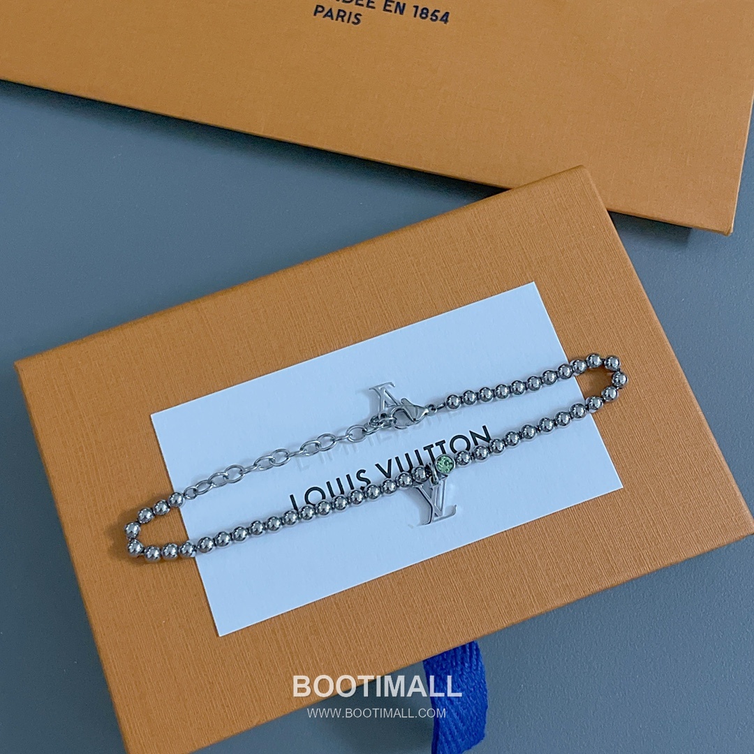 Louis Vuitton Essential V Green Crystal Silver Bead Brass Chain Bracelet 루이비통 에센셜 V 그린 크리스탈 실버 비드 황동 체인 브레이슬릿 17cm 8