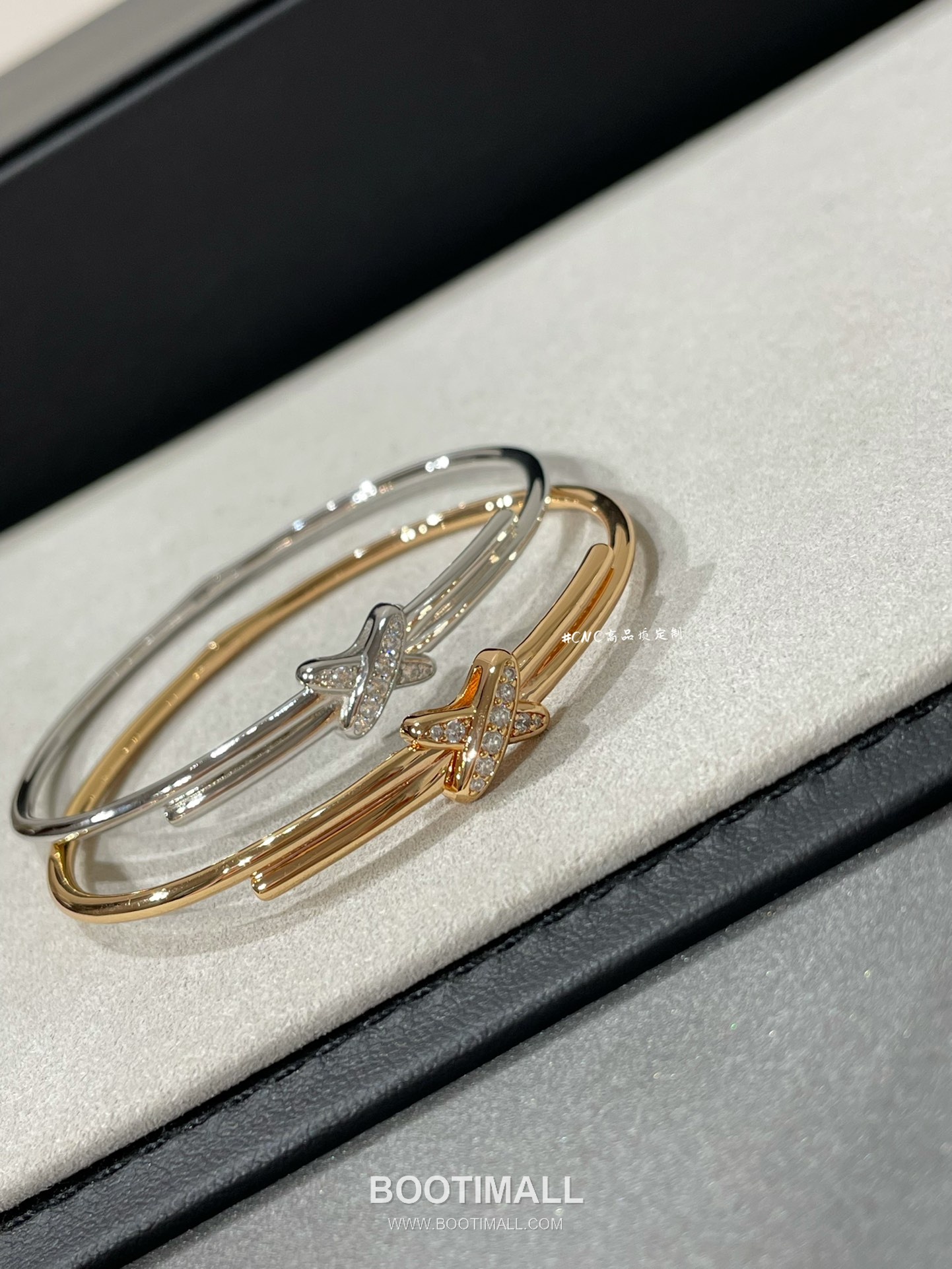 Chaumet Jeux de Liens Brass Crystal Pavé Bracelet with Cross Motif 쇼메 주 드 리앙 황동 크리스탈 파베 브레이슬릿 크로스 모티프 17cm 2