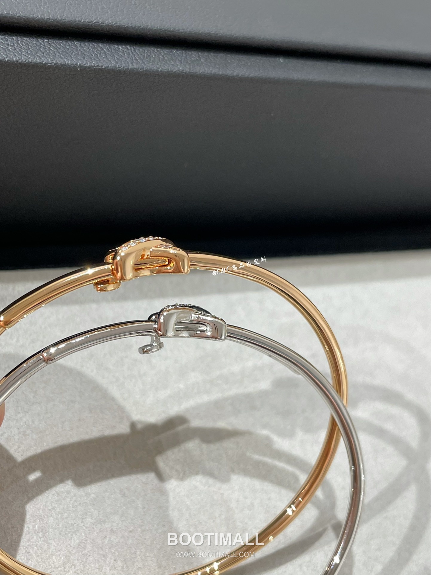Chaumet Jeux de Liens Brass Crystal Pavé Bracelet with Cross Motif 쇼메 주 드 리앙 황동 크리스탈 파베 브레이슬릿 크로스 모티프 17cm 5