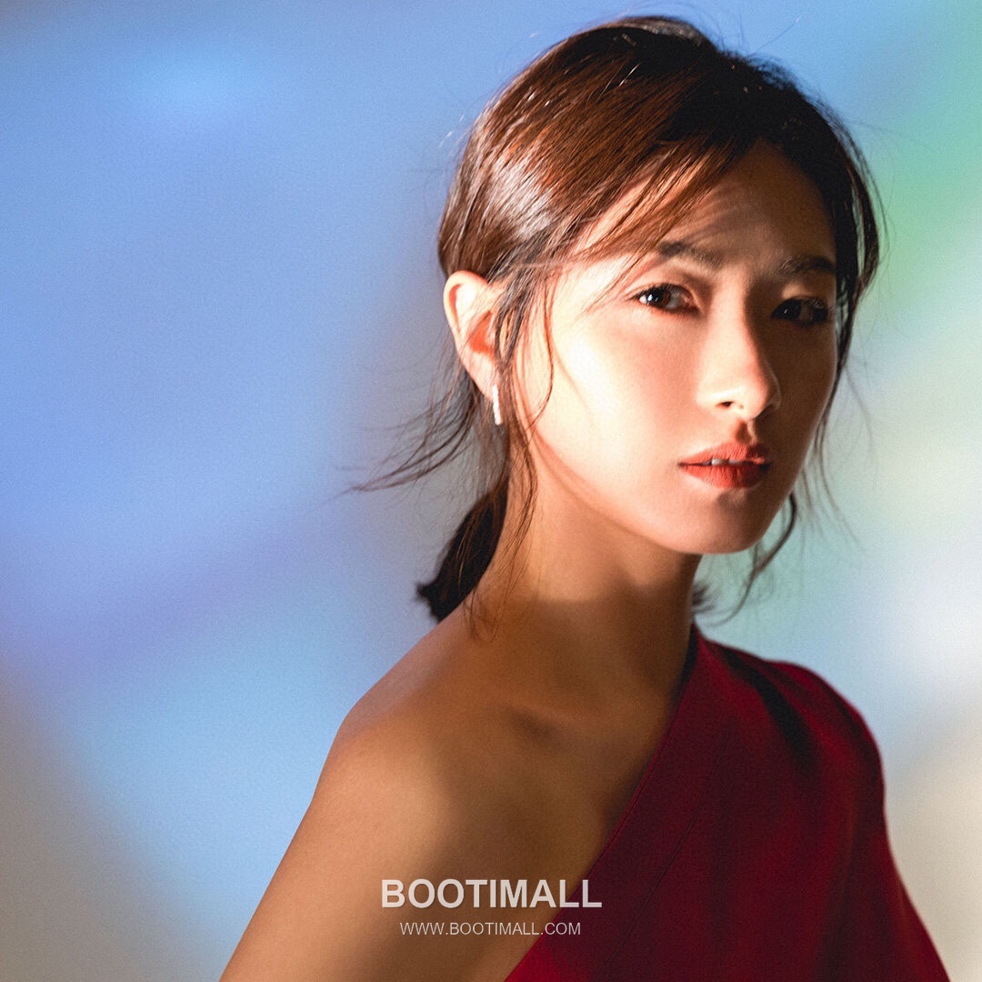 Chopard Ice Cube Brass Crystal Micro Pavé Earring with Geometric Block Design 쇼파드 아이스 큐브 황동 크리스탈 마이크로 파베 이어링 지오메트릭 블록 디자인 2cm 1