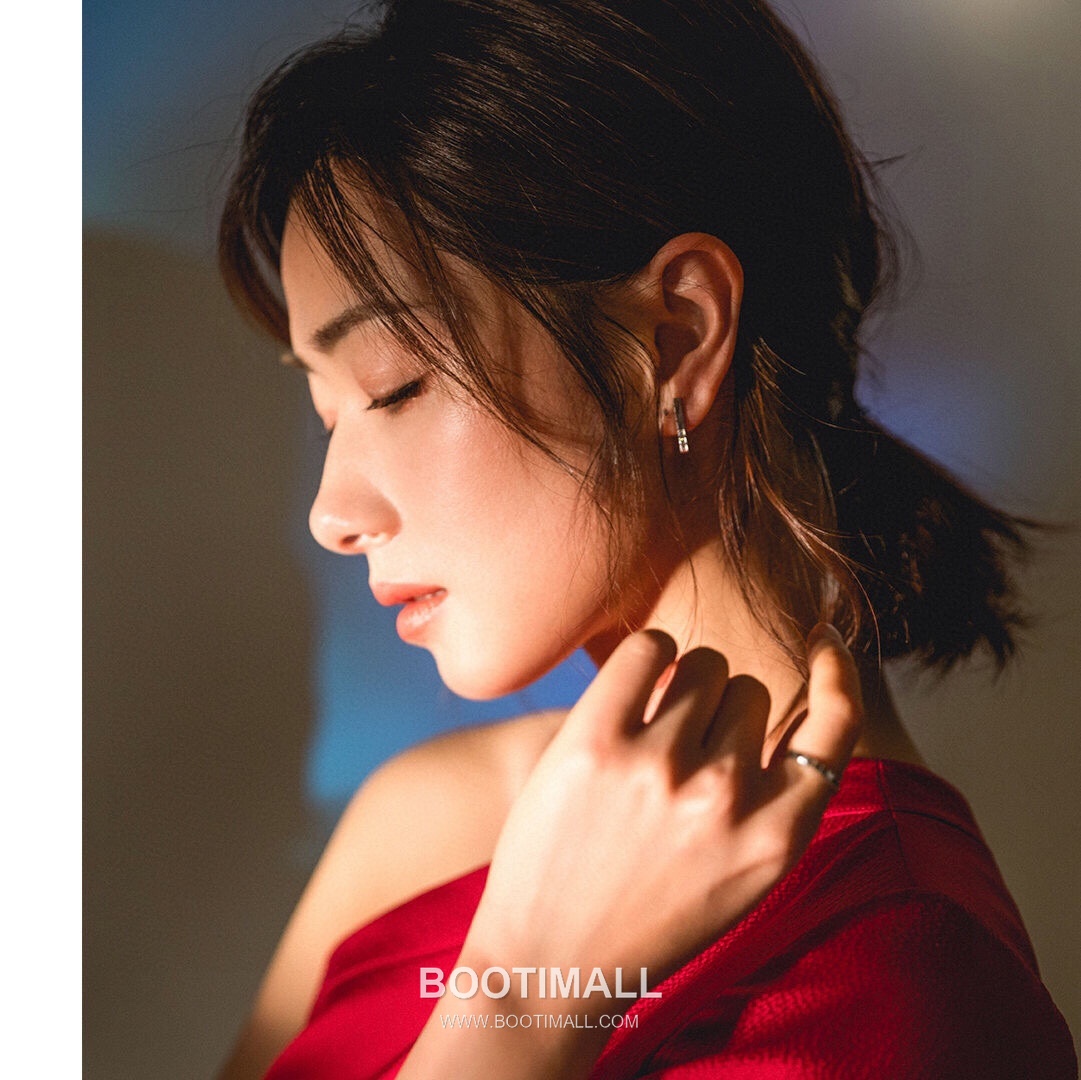 Chopard Ice Cube Brass Crystal Micro Pavé Earring with Geometric Block Design 쇼파드 아이스 큐브 황동 크리스탈 마이크로 파베 이어링 지오메트릭 블록 디자인 2cm 2