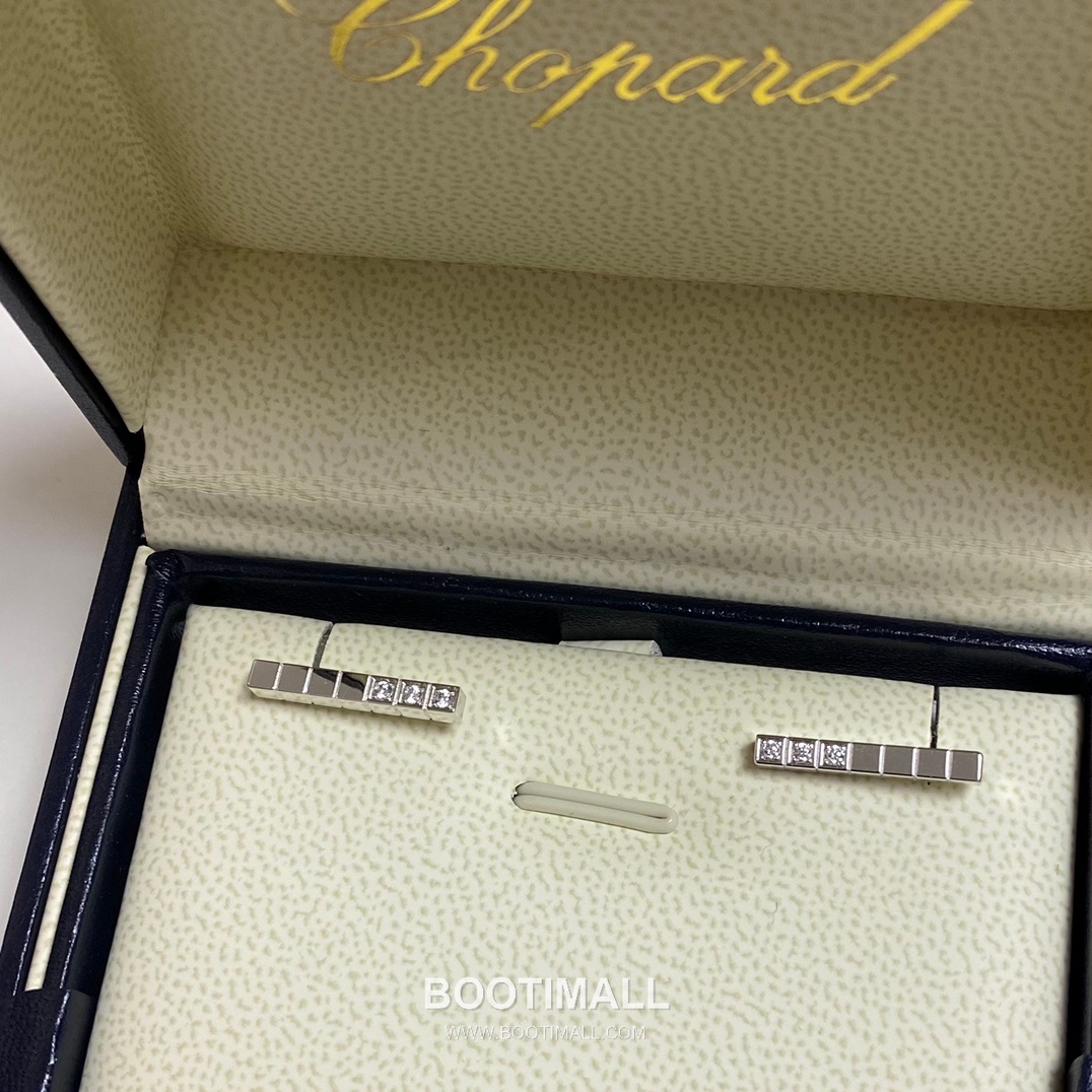 Chopard Ice Cube Brass Crystal Micro Pavé Earring with Geometric Block Design 쇼파드 아이스 큐브 황동 크리스탈 마이크로 파베 이어링 지오메트릭 블록 디자인 2cm 8