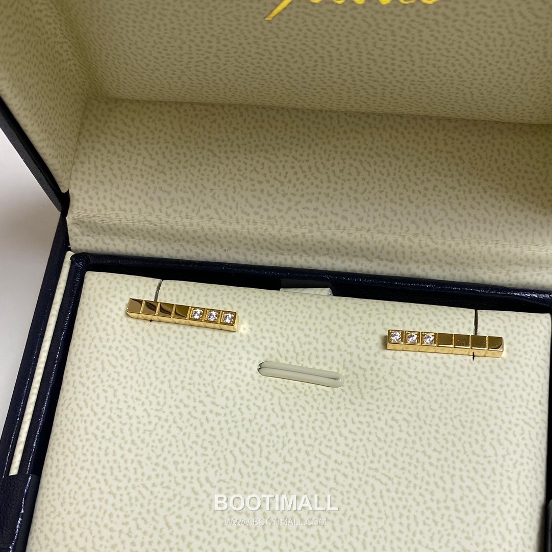 Chopard Ice Cube Brass Crystal Micro Pavé Earring with Geometric Block Design 쇼파드 아이스 큐브 황동 크리스탈 마이크로 파베 이어링 지오메트릭 블록 디자인 2cm 9