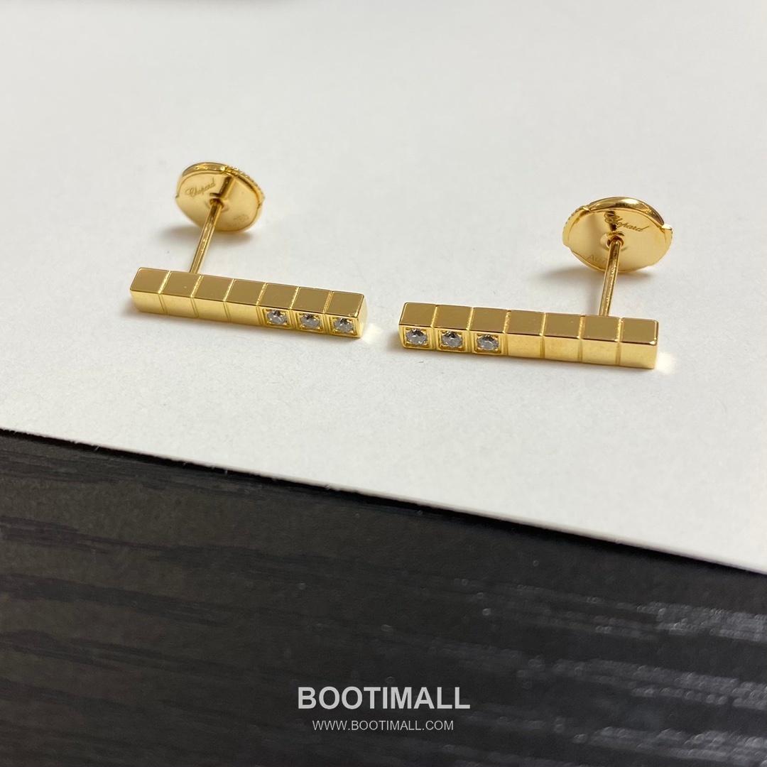 Chopard Ice Cube Brass Crystal Micro Pavé Earring with Geometric Block Design 쇼파드 아이스 큐브 황동 크리스탈 마이크로 파베 이어링 지오메트릭 블록 디자인 2cm 10