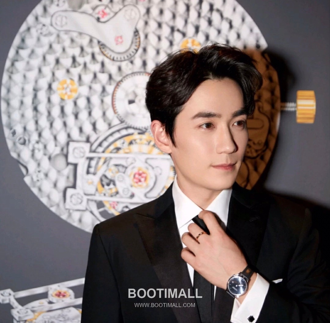 Chopard Ice Cube Brass Crystal Pavé Ring with Geometric Block Design 쇼파드 아이스 큐브 황동 크리스탈 파베 링 지오메트릭 블록 디자인 7호 1