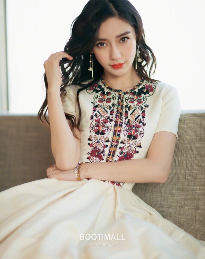 Dior Multi Chain Brass Crystal Earring with Convertible Chain Design 디올 멀티 체인 황동 크리스탈 이어링 컨버터블 체인 디자인 3cm 1