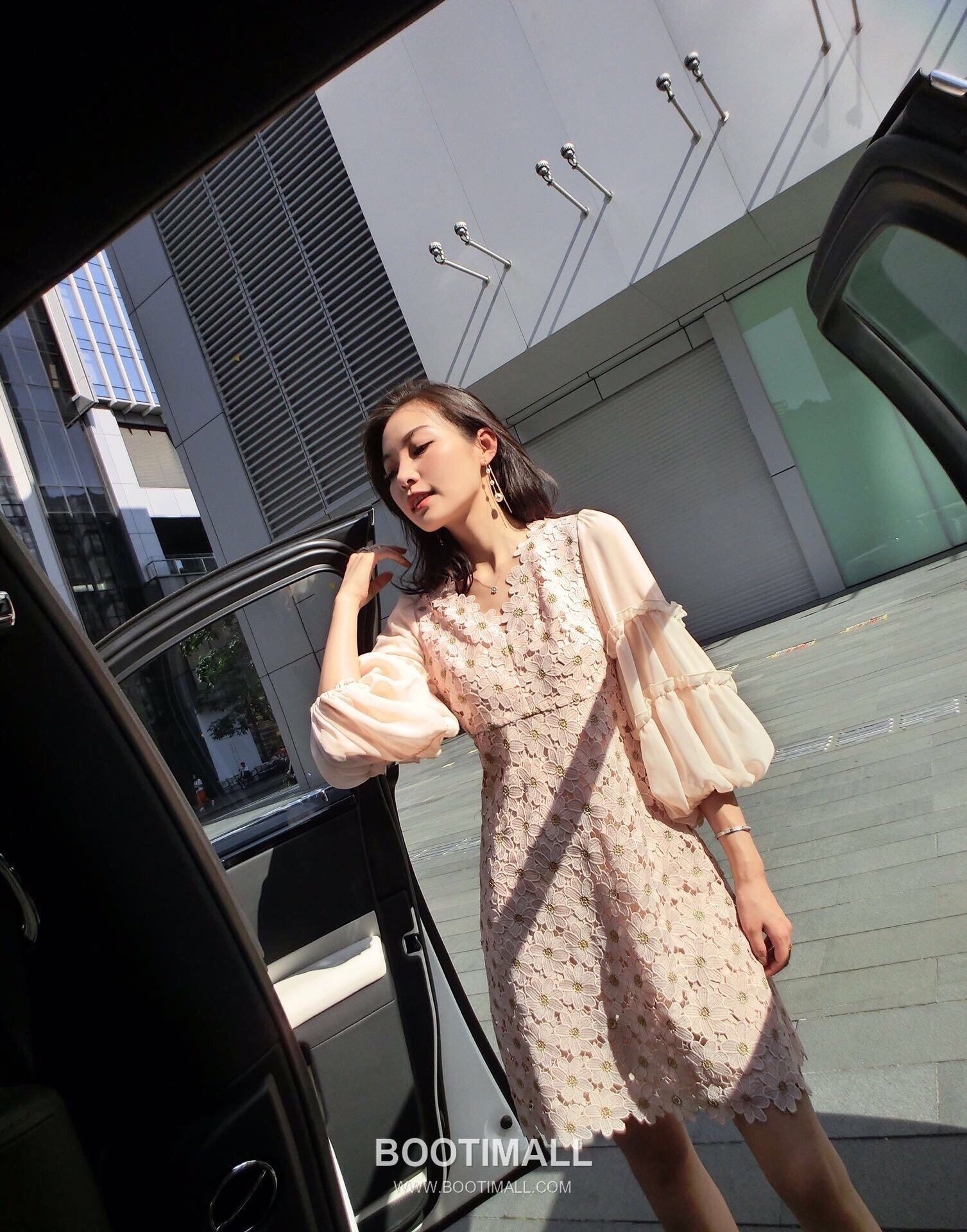 Dior Multi Chain Brass Crystal Earring with Convertible Chain Design 디올 멀티 체인 황동 크리스탈 이어링 컨버터블 체인 디자인 3cm 5