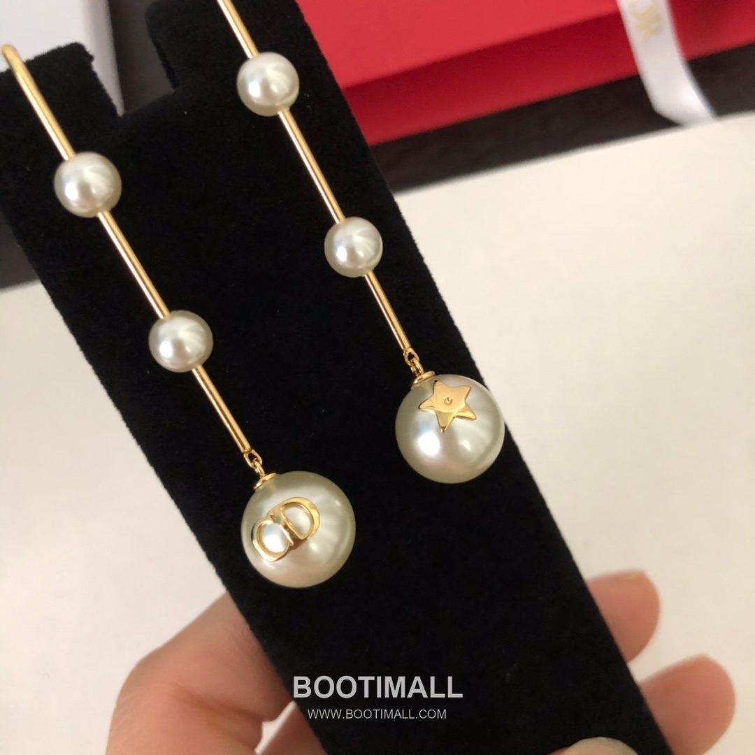 Dior Multi Chain Brass Crystal Earring with Convertible Chain Design 디올 멀티 체인 황동 크리스탈 이어링 컨버터블 체인 디자인 3cm 12