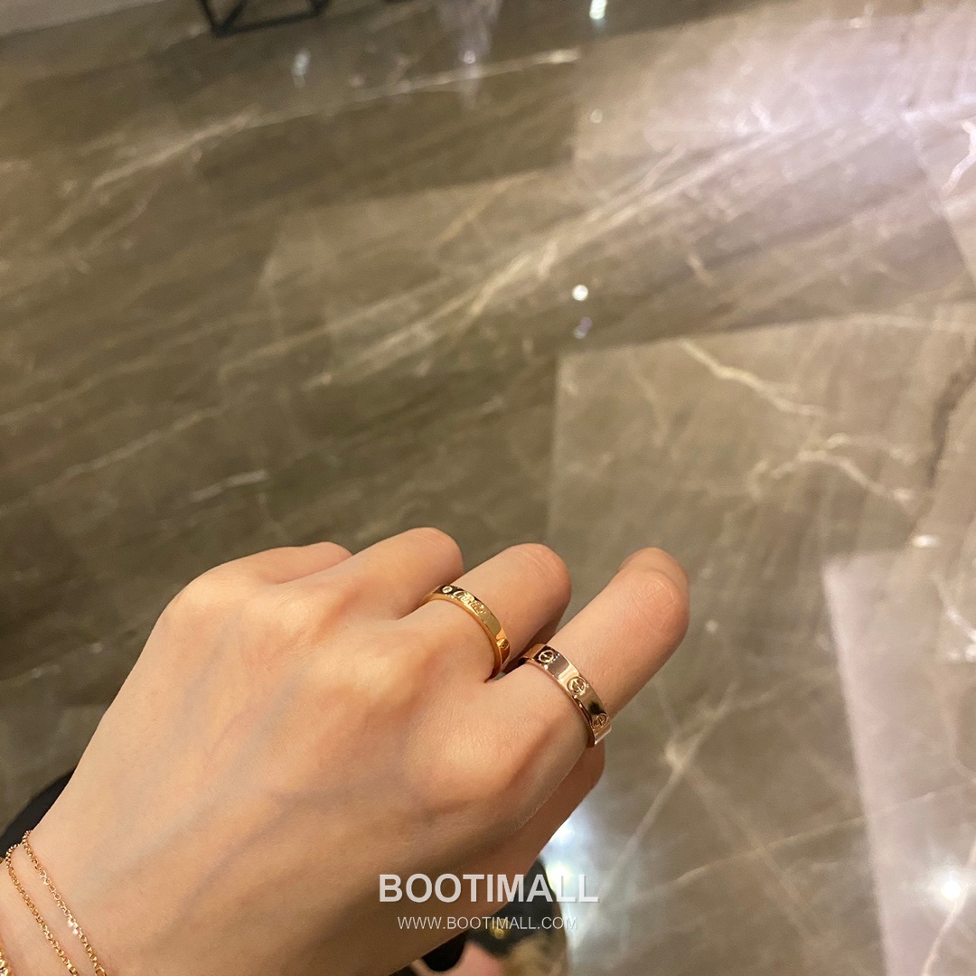 Van Cleef & Arpels Signature Brass Gold Plated Bracelet with Logo Motif 반클리프아펠 시그니처 황동 골드도금 브레이슬릿 로고 모티프 17cm 5