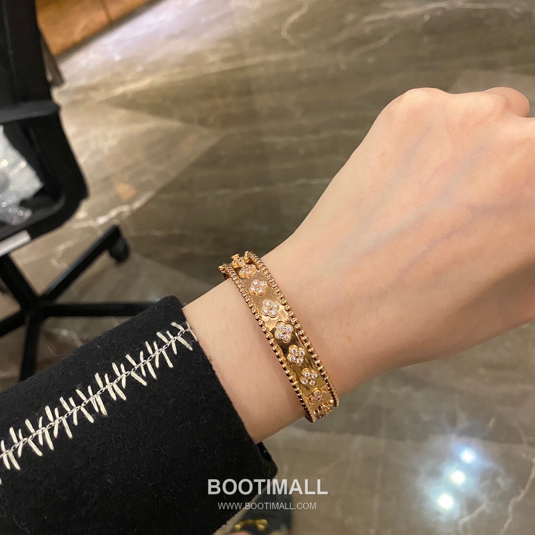 Van Cleef & Arpels Kaleidoscope Clover Brass Gold Plated Bracelet with Alhambra Motif 반클리프아펠 칼레이도스코프 클로버 황동 골드도금 브레이슬릿 알함브라 모티프 17cm 4