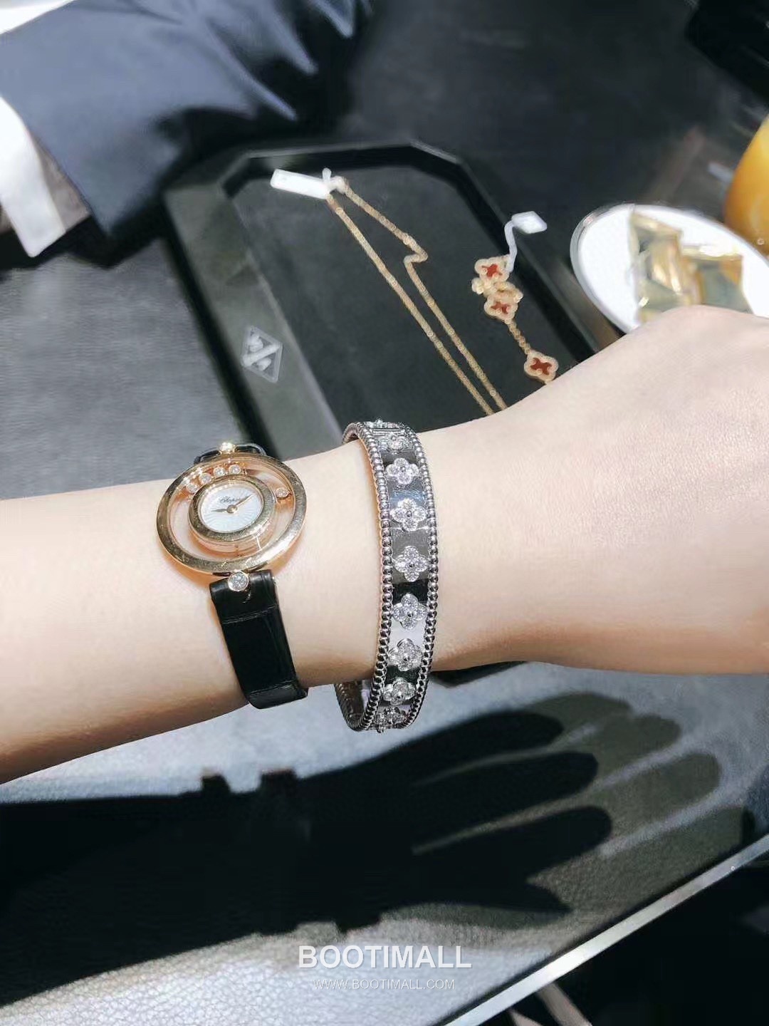 Van Cleef & Arpels Kaleidoscope Clover Brass Gold Plated Bracelet with Alhambra Motif 반클리프아펠 칼레이도스코프 클로버 황동 골드도금 브레이슬릿 알함브라 모티프 17cm 7