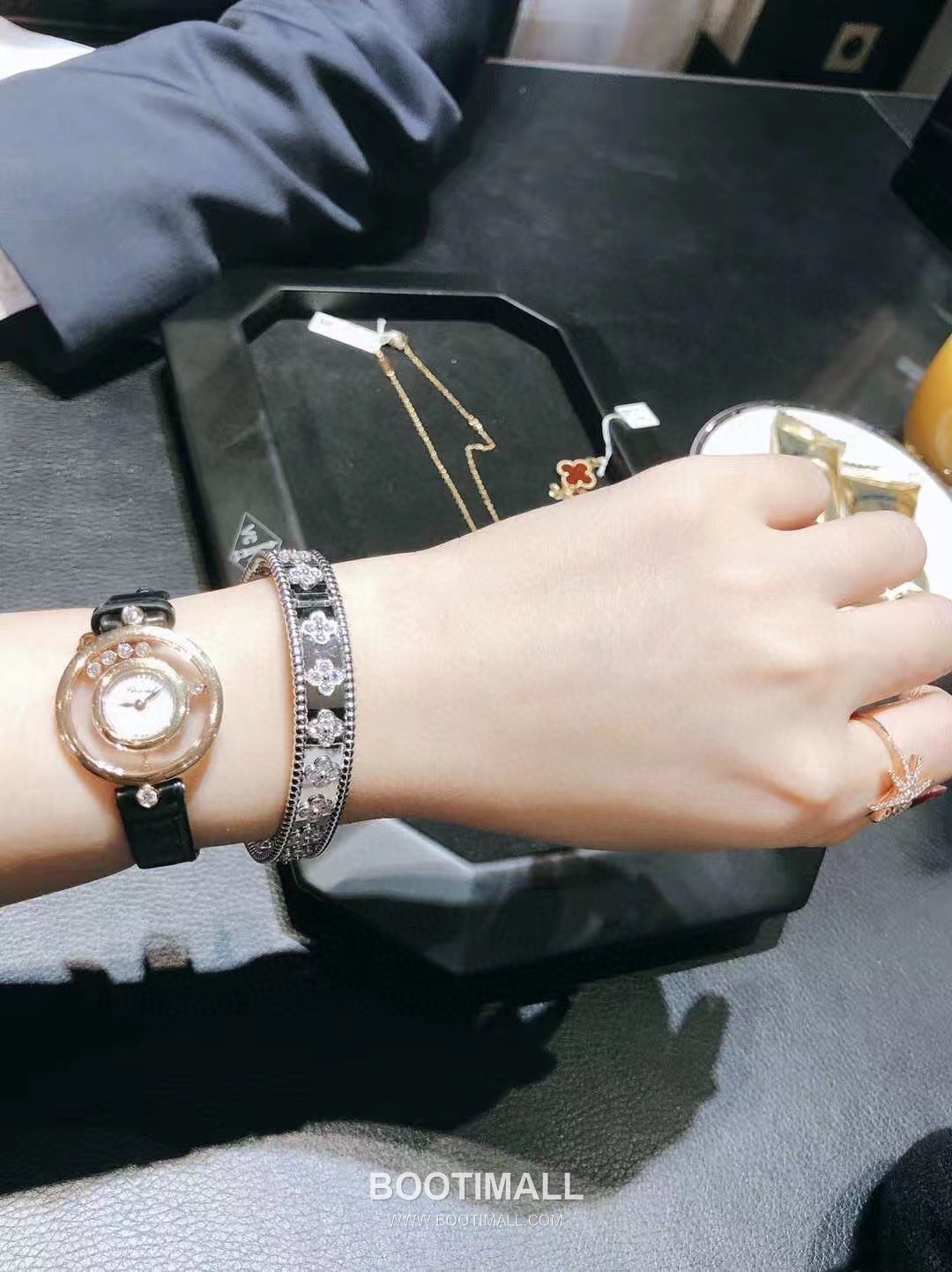 Van Cleef & Arpels Kaleidoscope Clover Brass Gold Plated Bracelet with Alhambra Motif 반클리프아펠 칼레이도스코프 클로버 황동 골드도금 브레이슬릿 알함브라 모티프 17cm 9