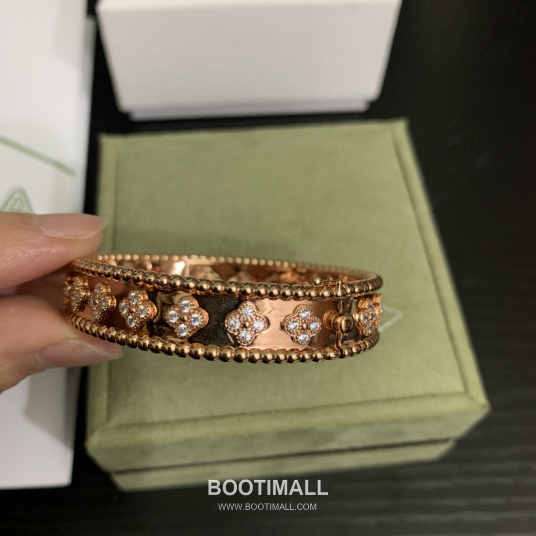 Van Cleef & Arpels Kaleidoscope Clover Brass Gold Plated Bracelet with Alhambra Motif 반클리프아펠 칼레이도스코프 클로버 황동 골드도금 브레이슬릿 알함브라 모티프 17cm 14