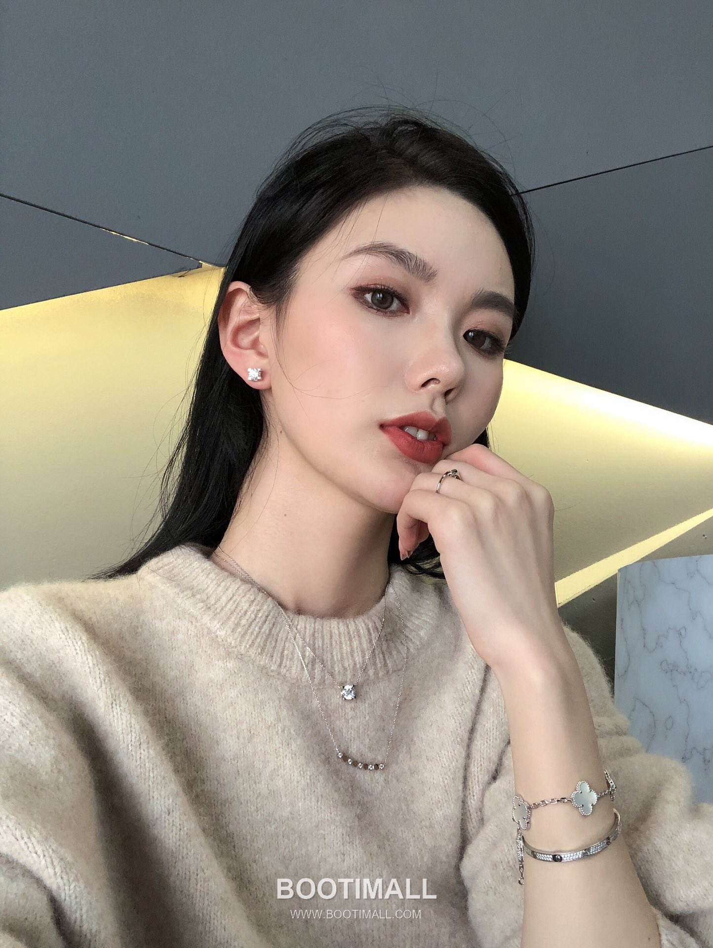 Cartier Horn Curve Sterling Silver 925 Crystal Stud Earring with Solitaire Setting 까르띠에 혼 커브 스털링 실버 925 크리스탈 스터드 이어링 솔리테어 세팅 1cm 4