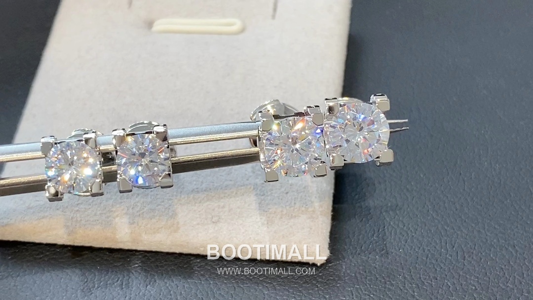 Cartier Horn Curve Sterling Silver 925 Crystal Stud Earring with Solitaire Setting 까르띠에 혼 커브 스털링 실버 925 크리스탈 스터드 이어링 솔리테어 세팅 1cm 29