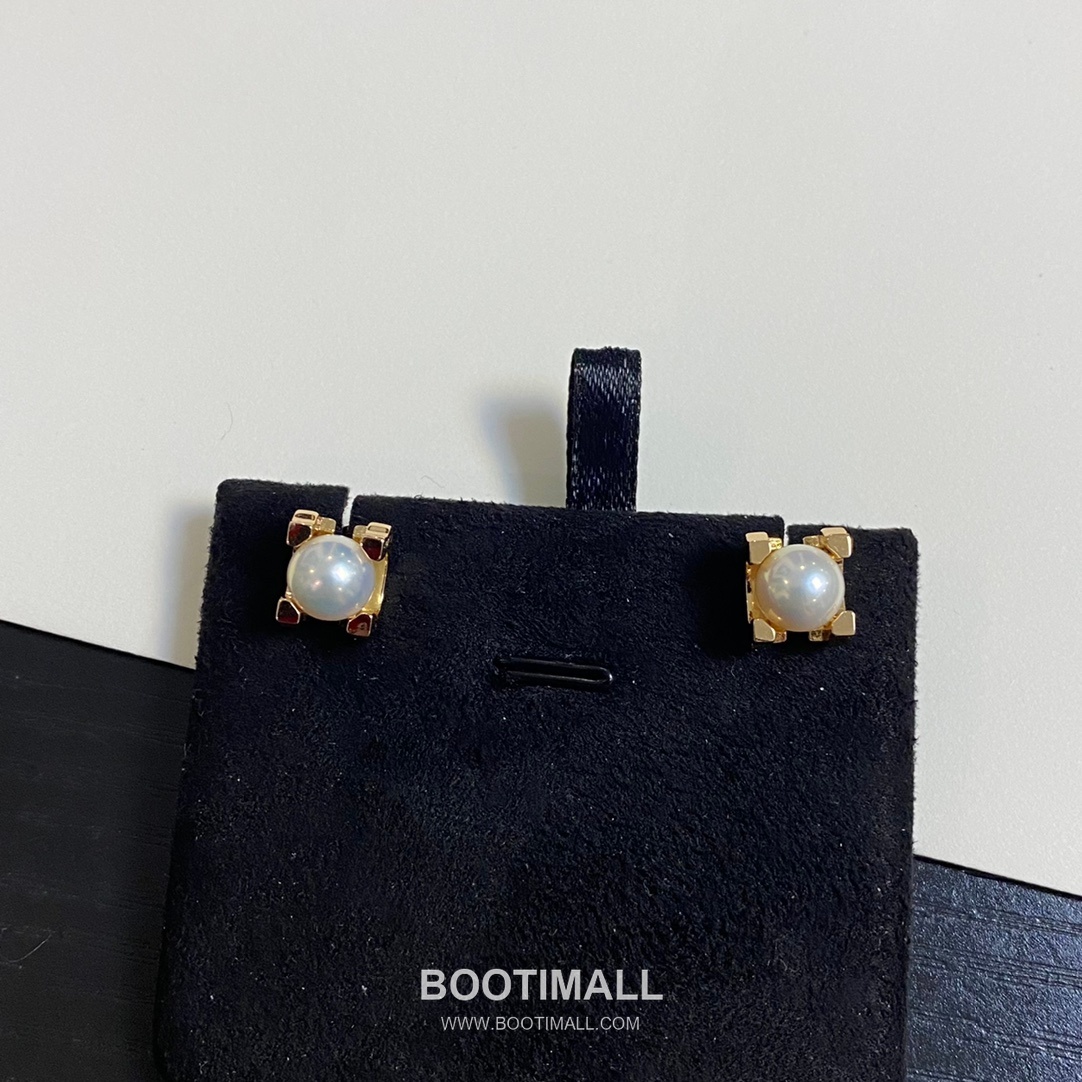 Cartier Horn Pearl Sterling Silver 925 Stud Earring with Akoya Pearl 까르띠에 혼 펄 스털링 실버 925 스터드 이어링 아코야 진주 1cm 3