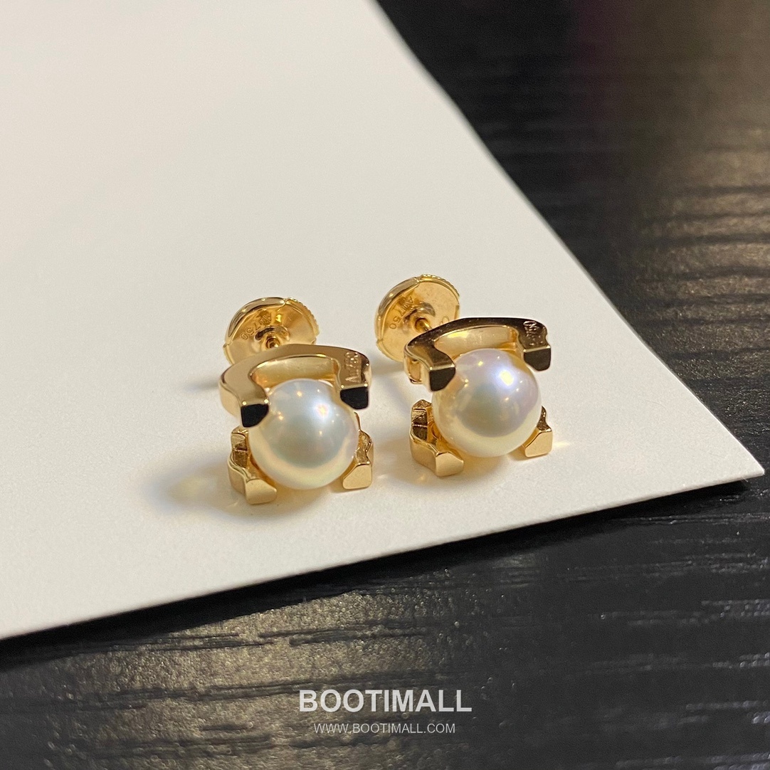 Cartier Horn Pearl Sterling Silver 925 Stud Earring with Akoya Pearl 까르띠에 혼 펄 스털링 실버 925 스터드 이어링 아코야 진주 1cm 5