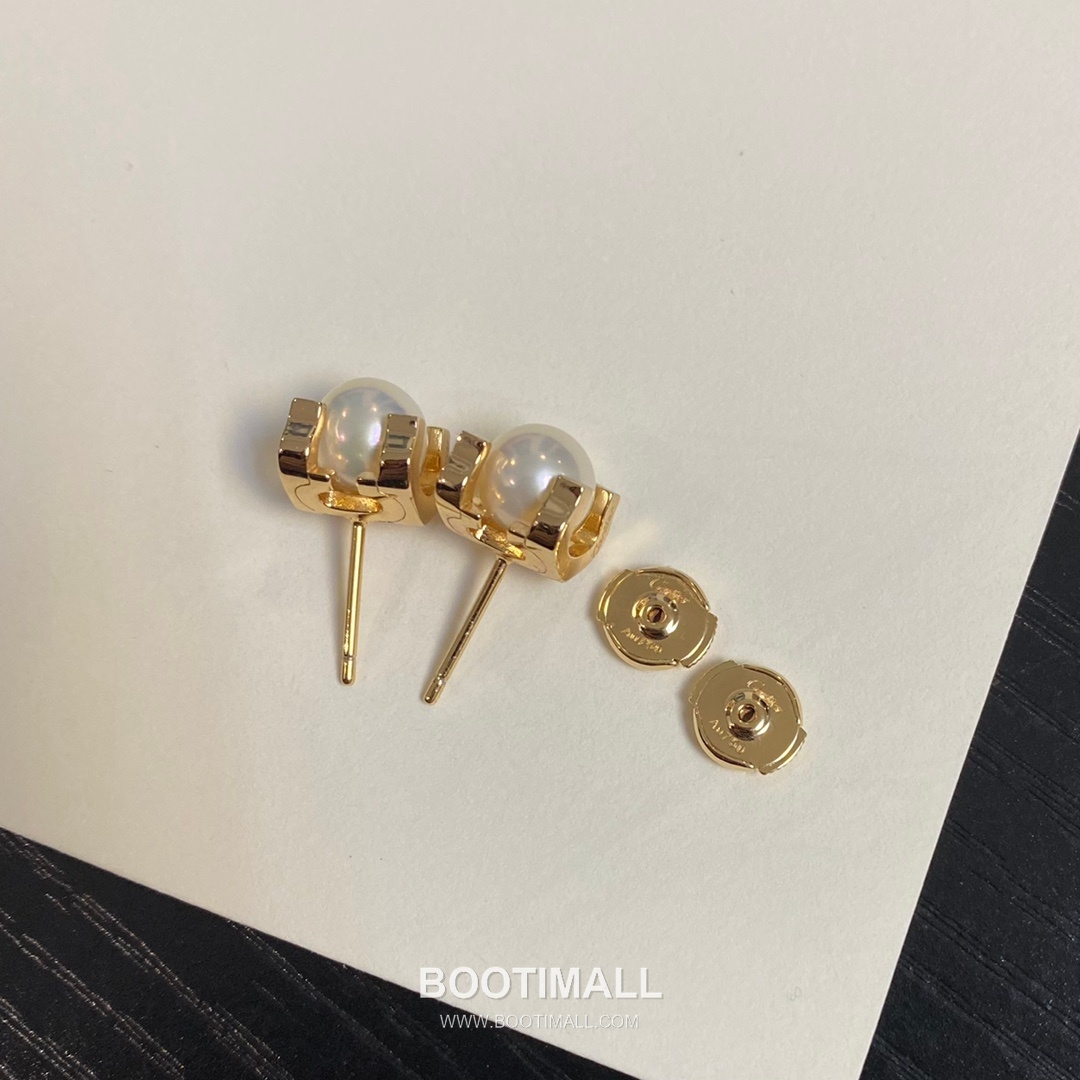Cartier Horn Pearl Sterling Silver 925 Stud Earring with Akoya Pearl 까르띠에 혼 펄 스털링 실버 925 스터드 이어링 아코야 진주 1cm 7