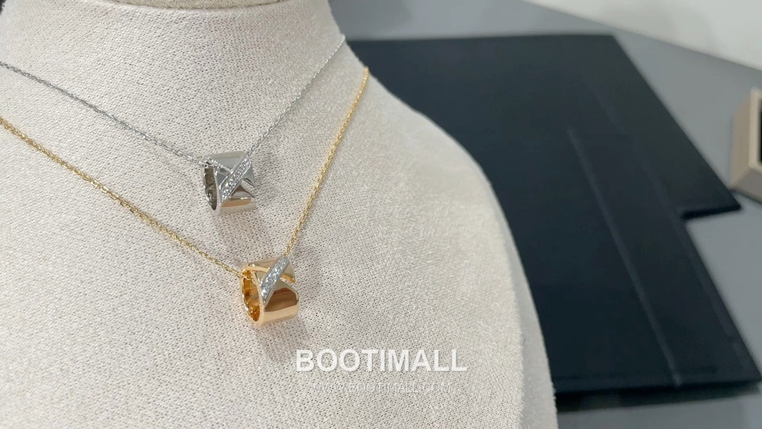 Chaumet Liens Evidence Brass Gold Plated Necklace with Diamond Cylinder Pendant 쇼메 리앙 에비던스 황동 베이스 금도금 네클리스 다이아 원통 펜던트 2