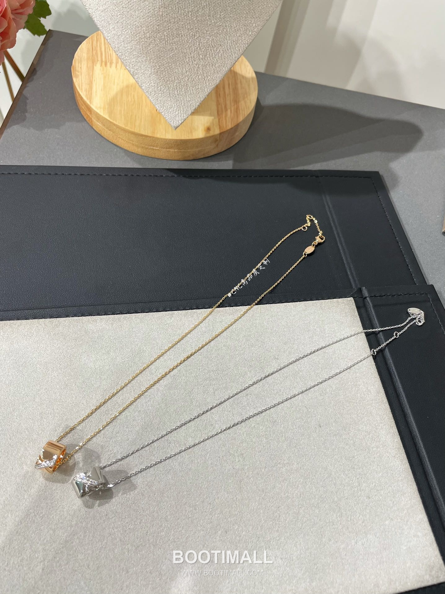 Chaumet Liens Evidence Brass Gold Plated Necklace with Diamond Cylinder Pendant 쇼메 리앙 에비던스 황동 베이스 금도금 네클리스 다이아 원통 펜던트 3