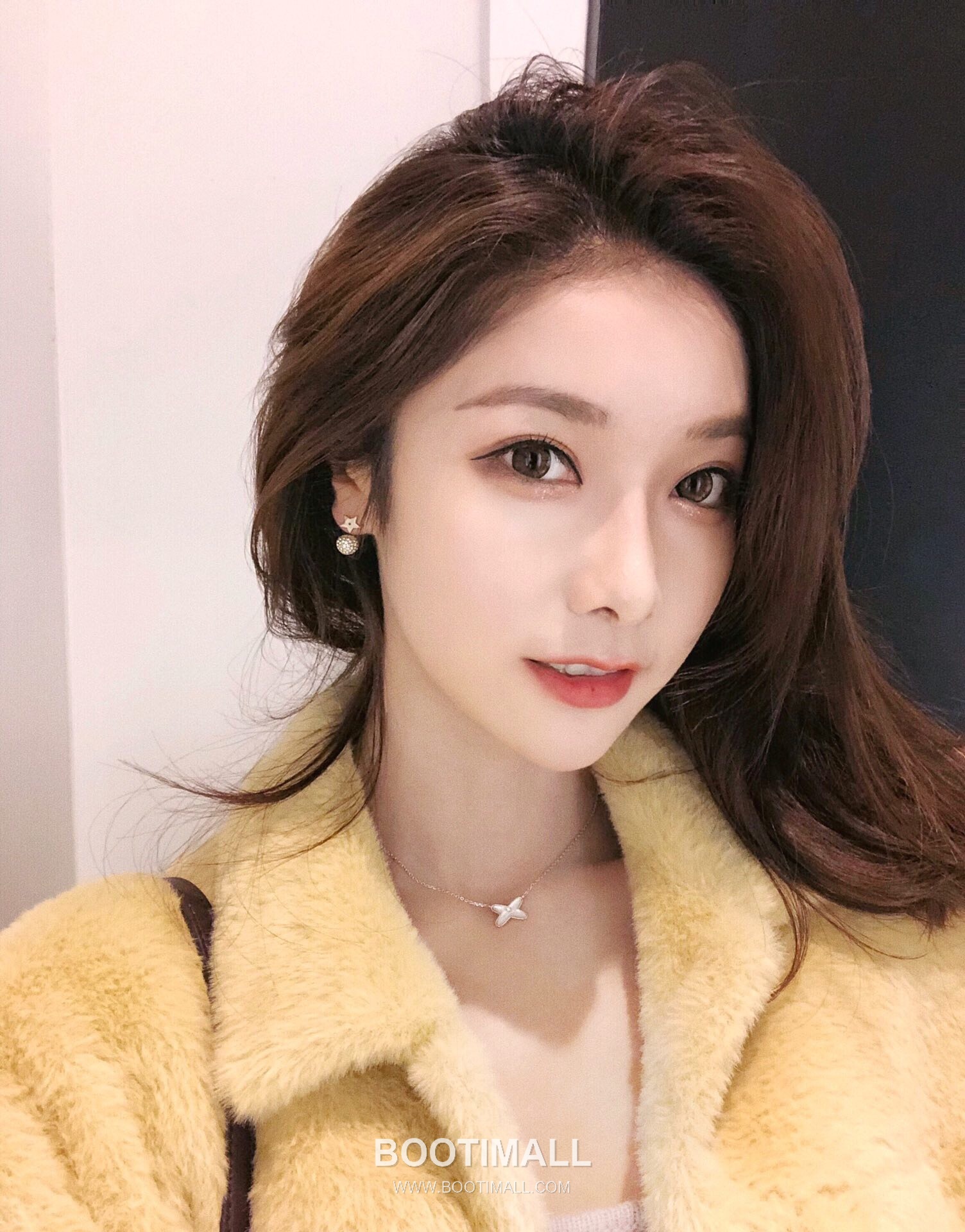 Chaumet Liens Sterling Silver 925 Necklace with Cross Motif and Natural Shell 쇼메 리앙 스털링 실버 925 네클리스 크로스 모티프 내추럴 쉘 2