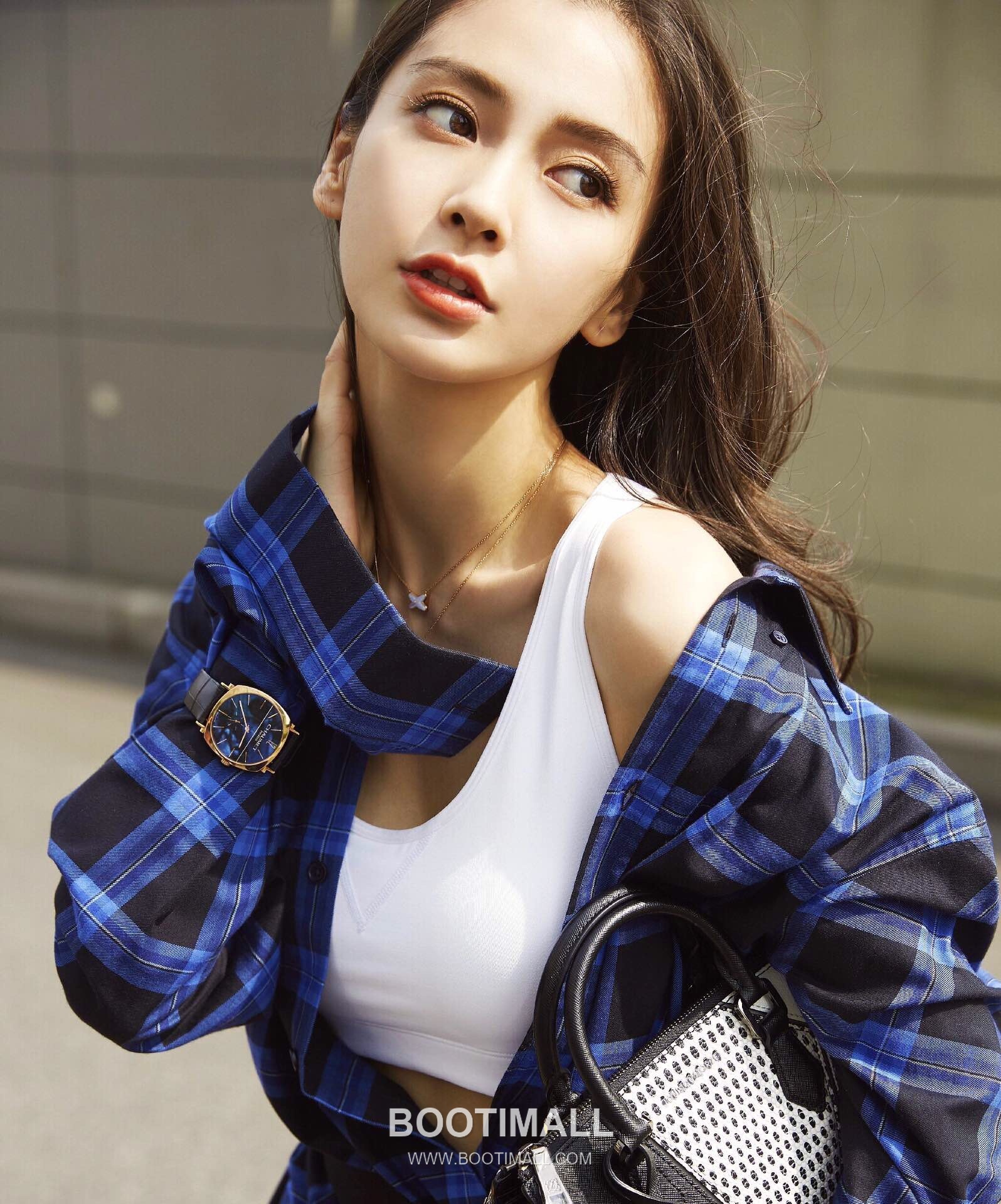 Chaumet Liens Sterling Silver 925 Necklace with Cross Motif and Natural Shell 쇼메 리앙 스털링 실버 925 네클리스 크로스 모티프 내추럴 쉘 3