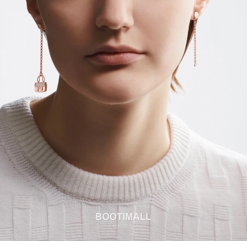 Hermes Constance Brass Gold Plated Earring with Bag Motif and Crystal Fringe 에르메스 콘스탄스 황동 베이스 금도금 이어링 백 모티프 크리스탈 프린지 2