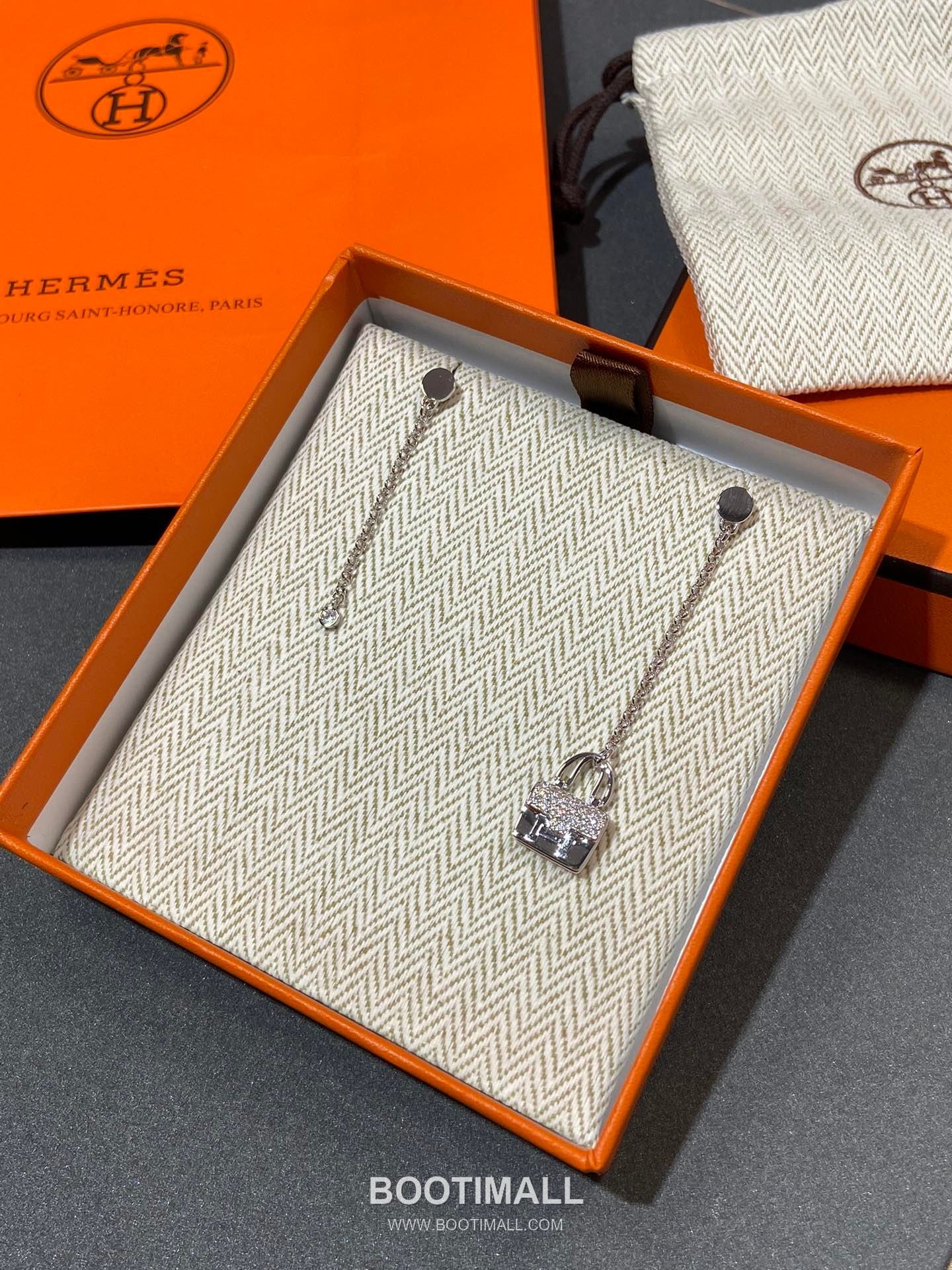 Hermes Constance Brass Gold Plated Earring with Bag Motif and Crystal Fringe 에르메스 콘스탄스 황동 베이스 금도금 이어링 백 모티프 크리스탈 프린지 5