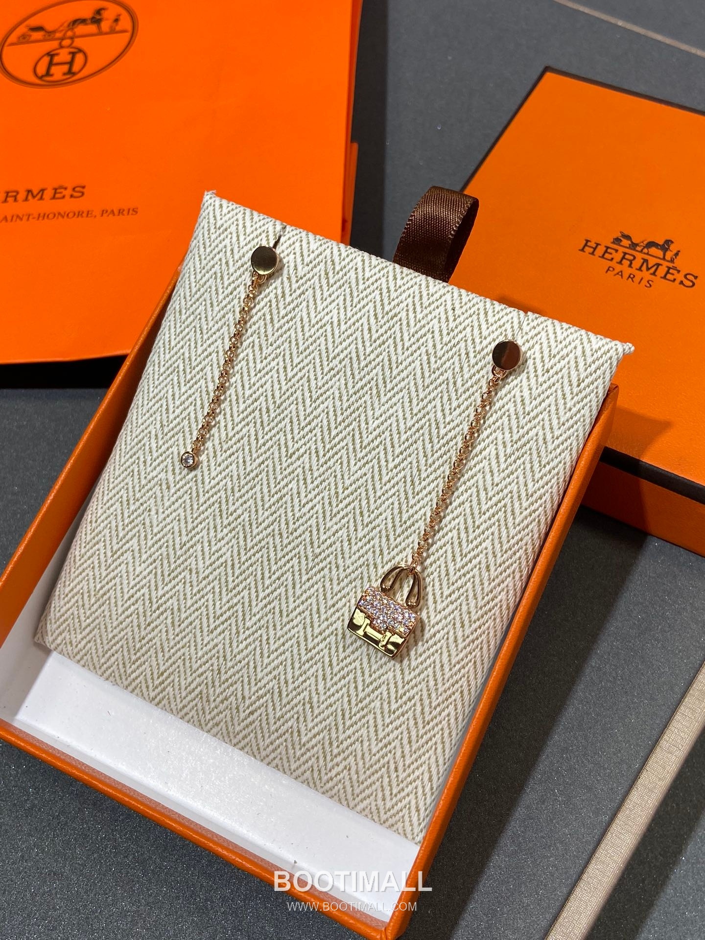 Hermes Constance Brass Gold Plated Earring with Bag Motif and Crystal Fringe 에르메스 콘스탄스 황동 베이스 금도금 이어링 백 모티프 크리스탈 프린지 6