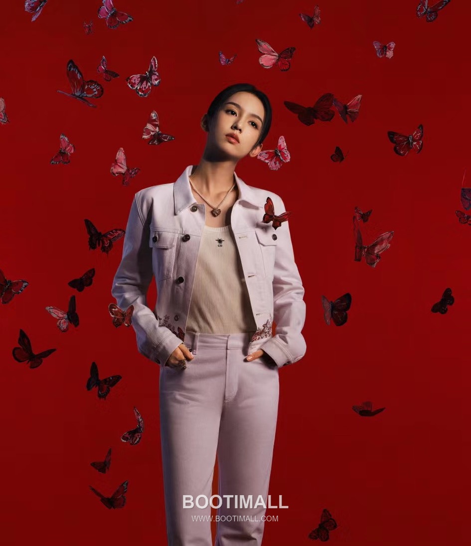 Dior Brass Gold Plated Necklace with Heart Pendant Pearl Enamel Butterfly 디올 황동 베이스 금도금 네클리스 하트 펜던트 진주 에나멜 버터플라이 3