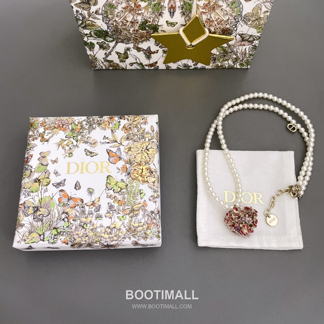 Dior Brass Gold Plated Necklace with Heart Pendant Pearl Enamel Butterfly 디올 황동 베이스 금도금 네클리스 하트 펜던트 진주 에나멜 버터플라이 10