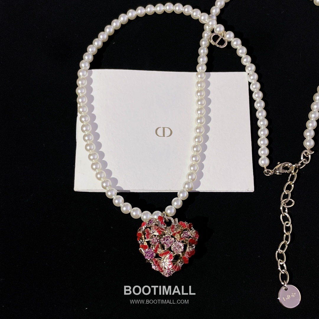 Dior Brass Gold Plated Necklace with Heart Pendant Pearl Enamel Butterfly 디올 황동 베이스 금도금 네클리스 하트 펜던트 진주 에나멜 버터플라이 12