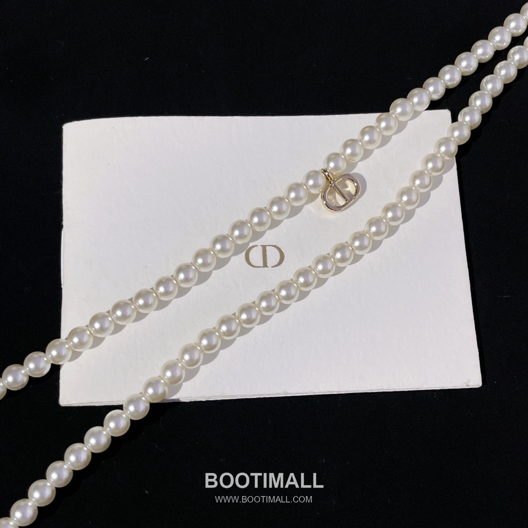 Dior Brass Gold Plated Necklace with Heart Pendant Pearl Enamel Butterfly 디올 황동 베이스 금도금 네클리스 하트 펜던트 진주 에나멜 버터플라이 14