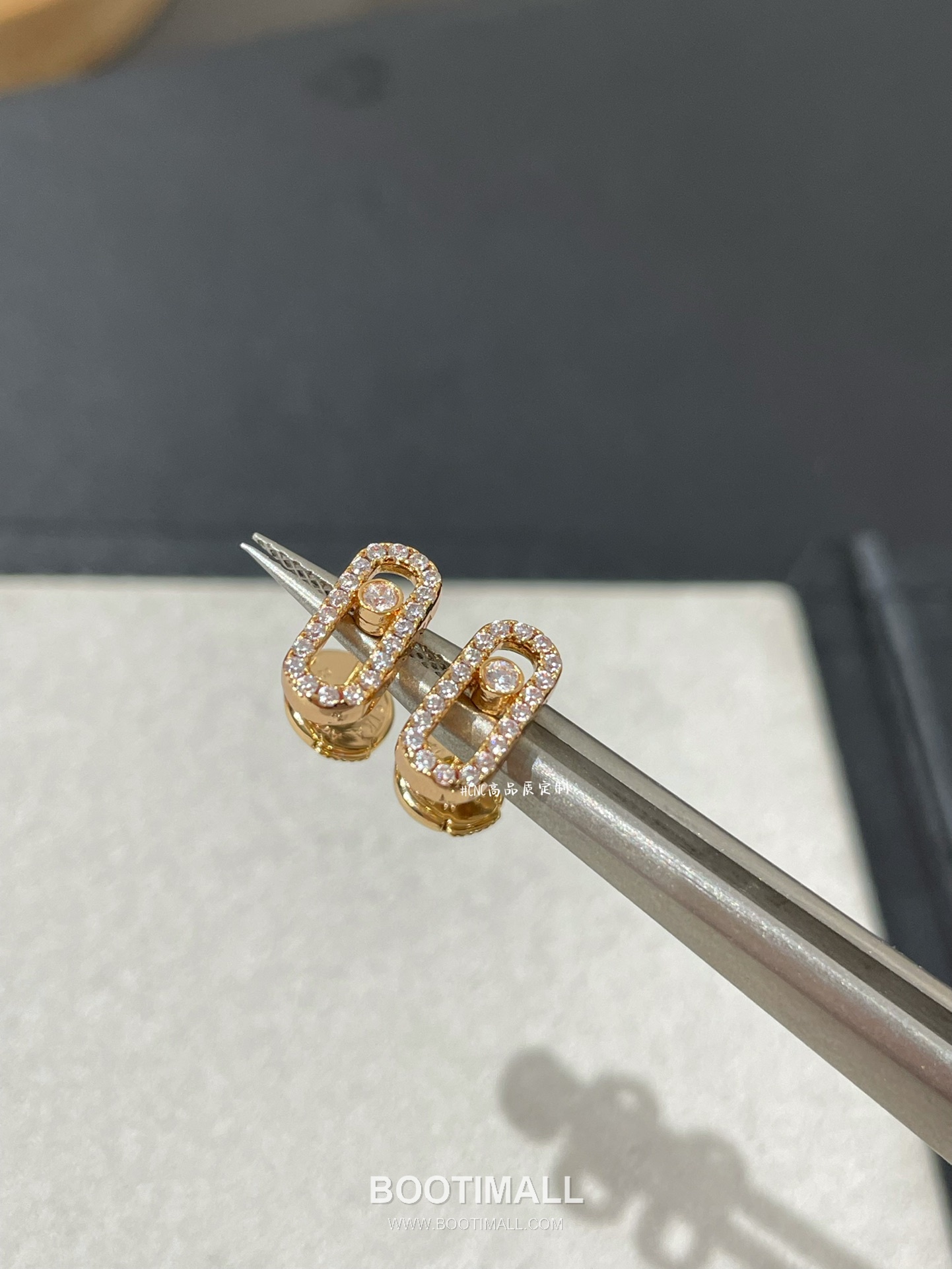 Messika Move Brass Gold Plated Earring with Diamond Stud Openwork 메시카 무브 황동 베이스 금도금 이어링 다이아 스터드 오픈워크 4