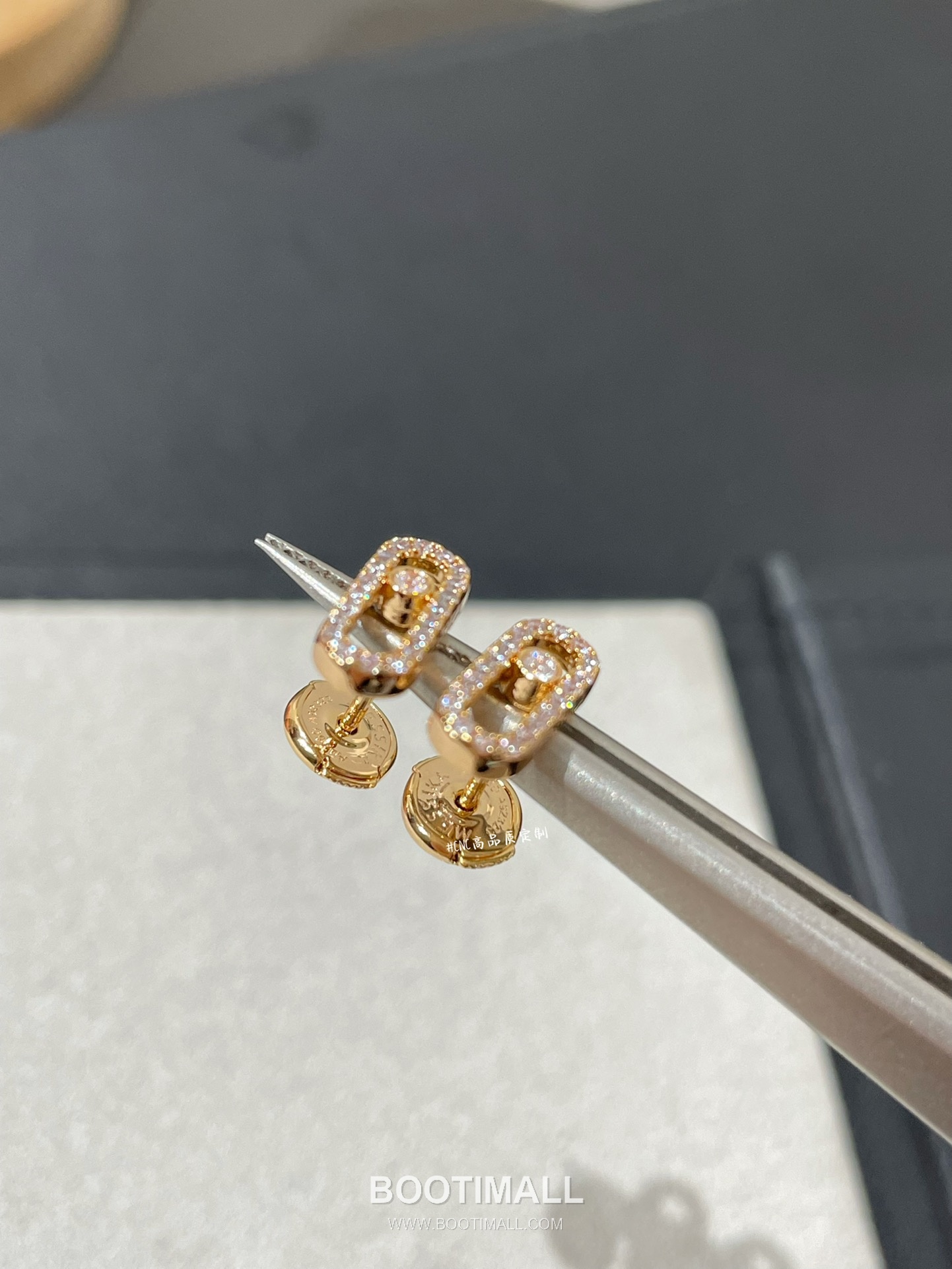 Messika Move Brass Gold Plated Earring with Diamond Stud Openwork 메시카 무브 황동 베이스 금도금 이어링 다이아 스터드 오픈워크 5