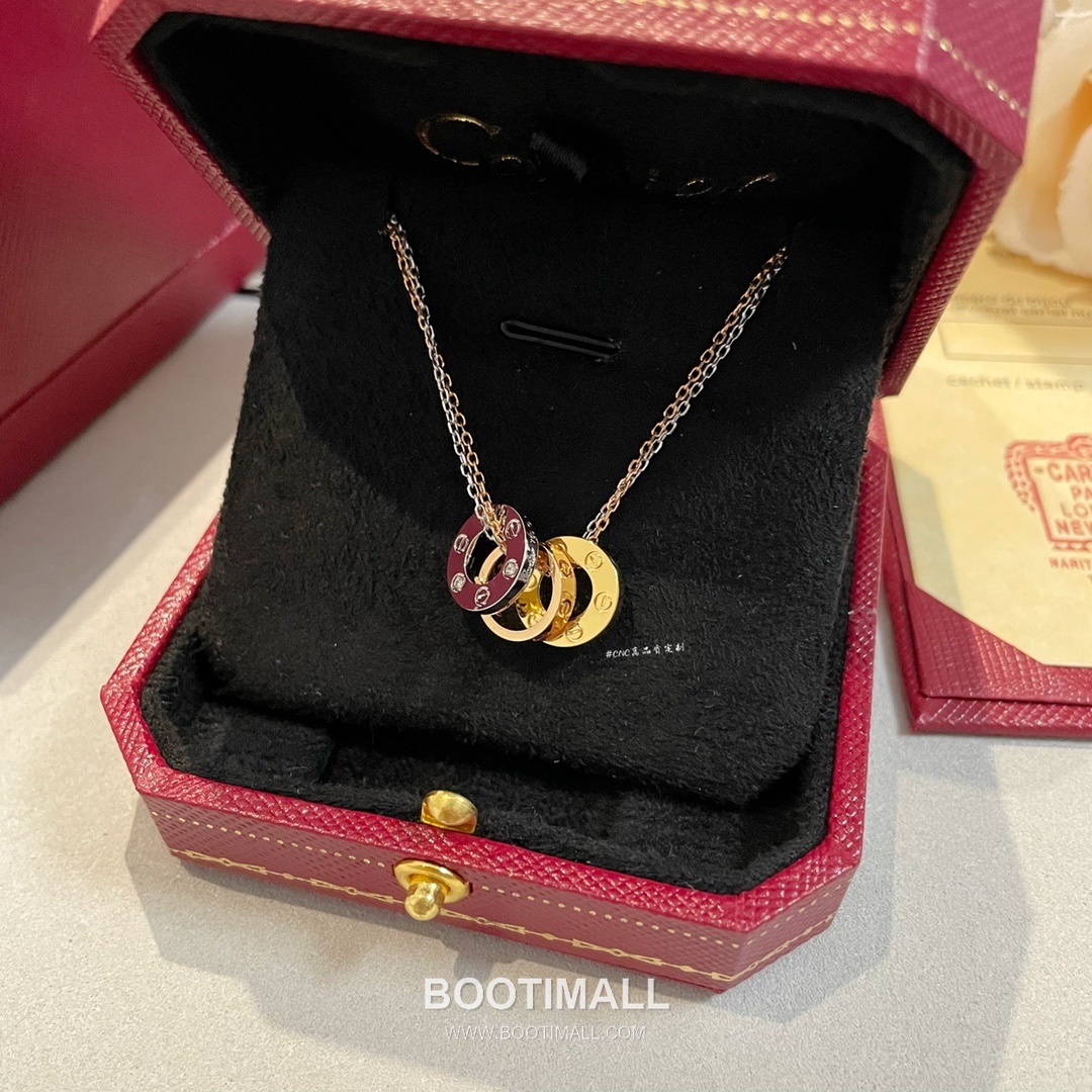 Cartier Love Brass Gold Plated Necklace with Triple Ring Pendant Screw Motif 까르띠에 러브 황동 베이스 금도금 네클리스 트리플 링 펜던트 스크류 모티프 3