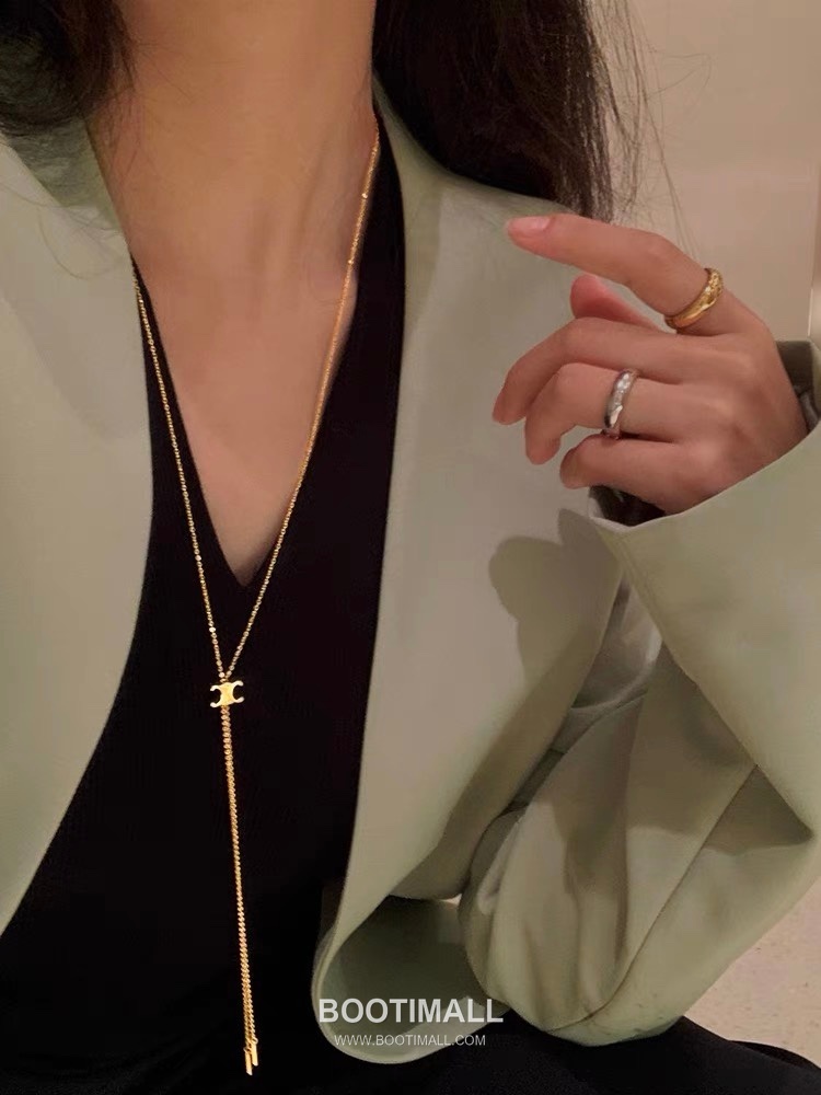 Celine Triomphe Brass Gold Plated Necklace with Logo Pendant Adjustable Chain 셀린느 트리옹프 황동 베이스 금도금 네클리스 로고 펜던트 어저스터블 체인 17