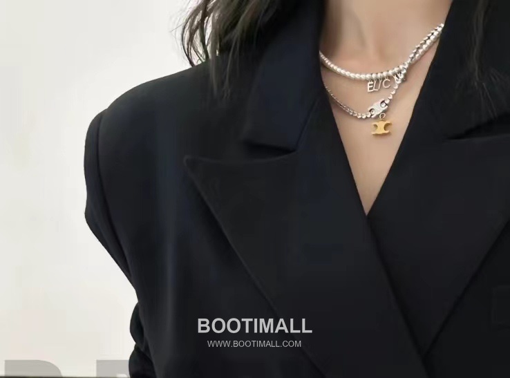 Celine Triomphe Brass Gold Plated Necklace with Double Logo Pendant Full Crystal 셀린느 트리옹프 황동 베이스 금도금 네클리스 더블 로고 펜던트 풀 크리스탈 4