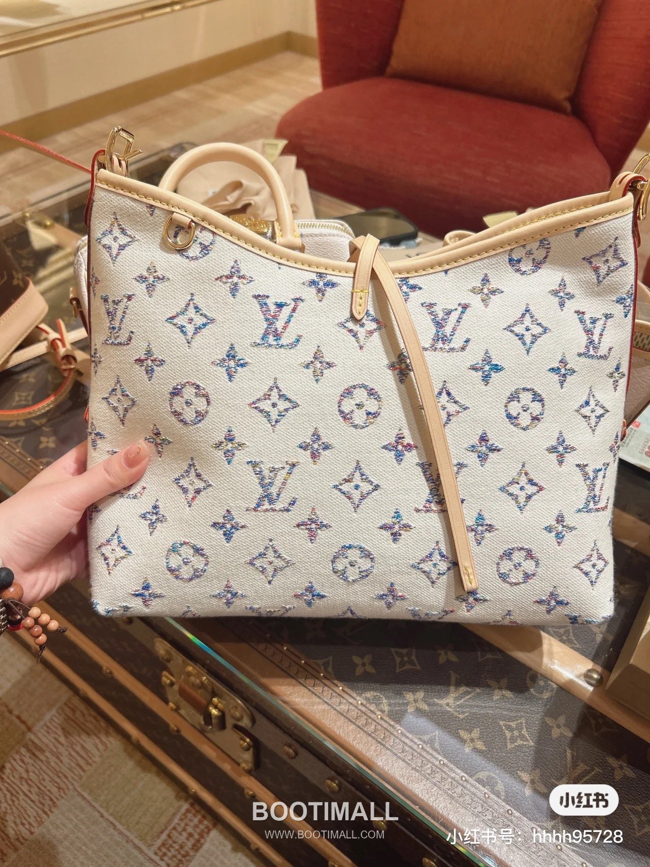 Louis Vuitton CarryAll PM Monogram Jacquard Textile Leather Trim Tote Bag with Gradient Pattern Mirror Charm 루이비통 캐리올 PM 자카드 텍스타일 레더 트림 토트백 그라데이션 미러 참 M24707 29cm 6